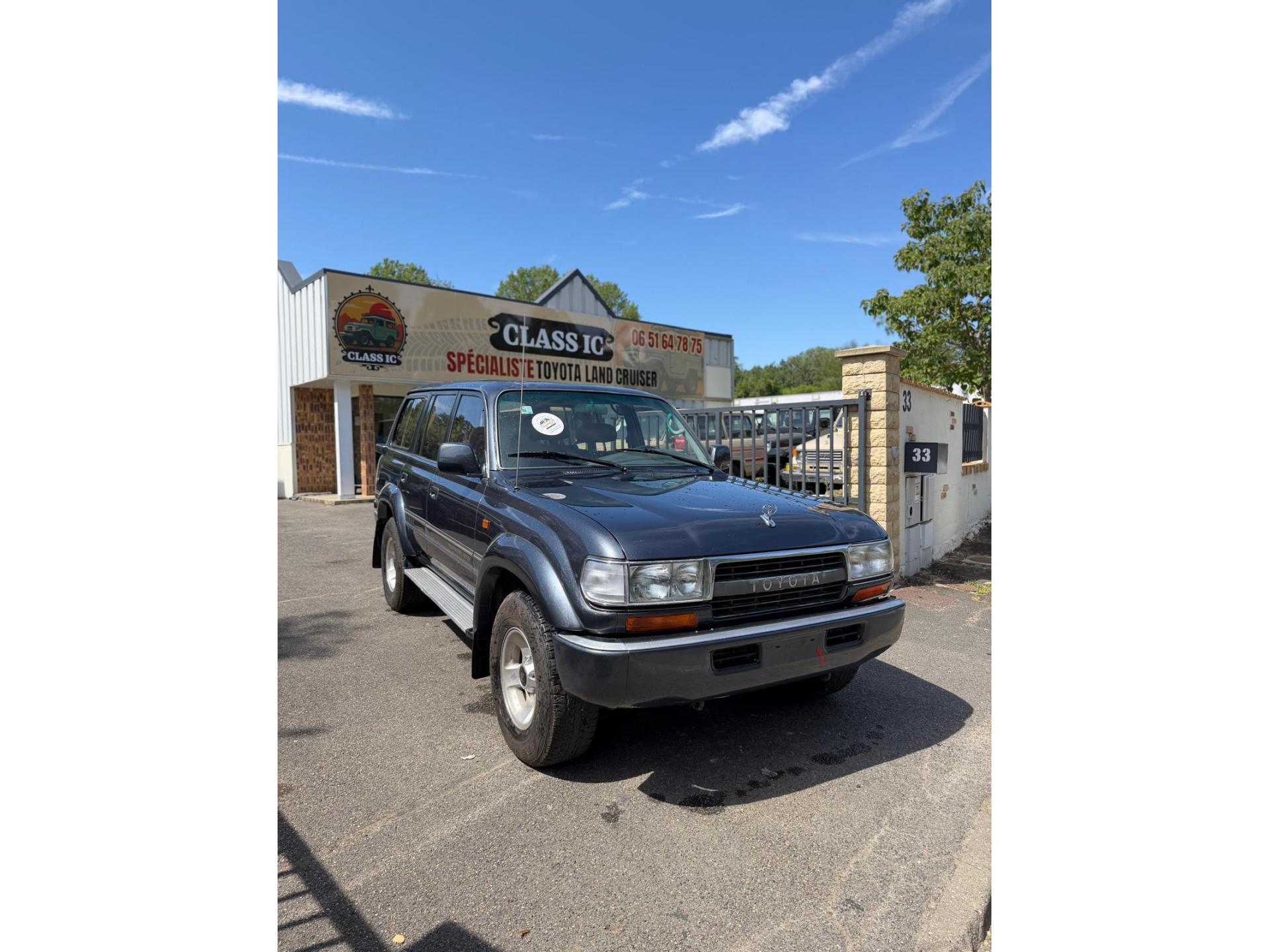 TOYOTA LAND CRUISER