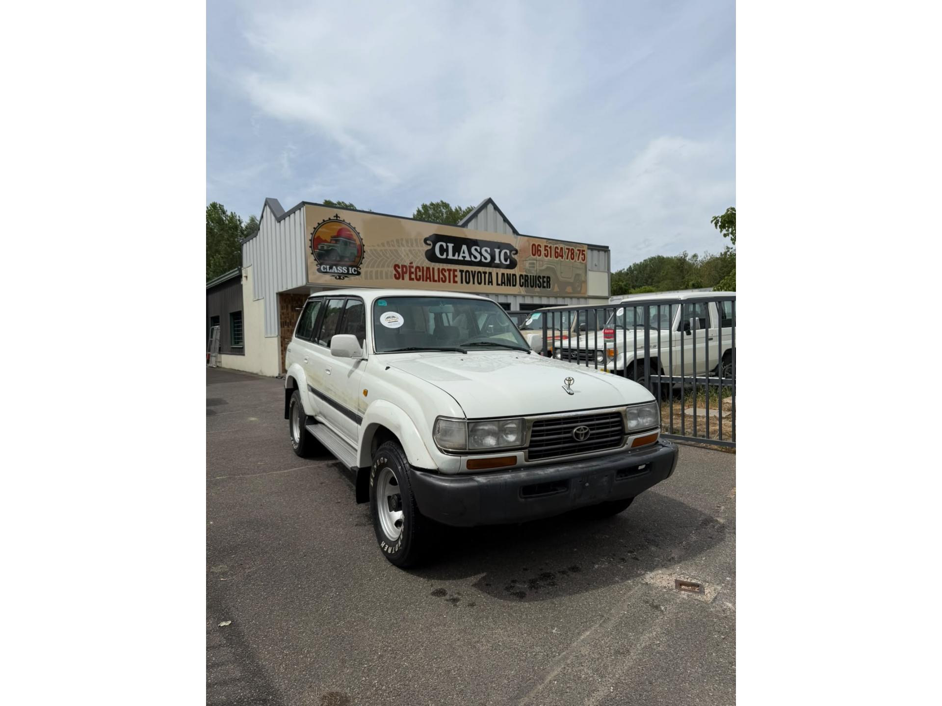 TOYOTA LAND CRUISER