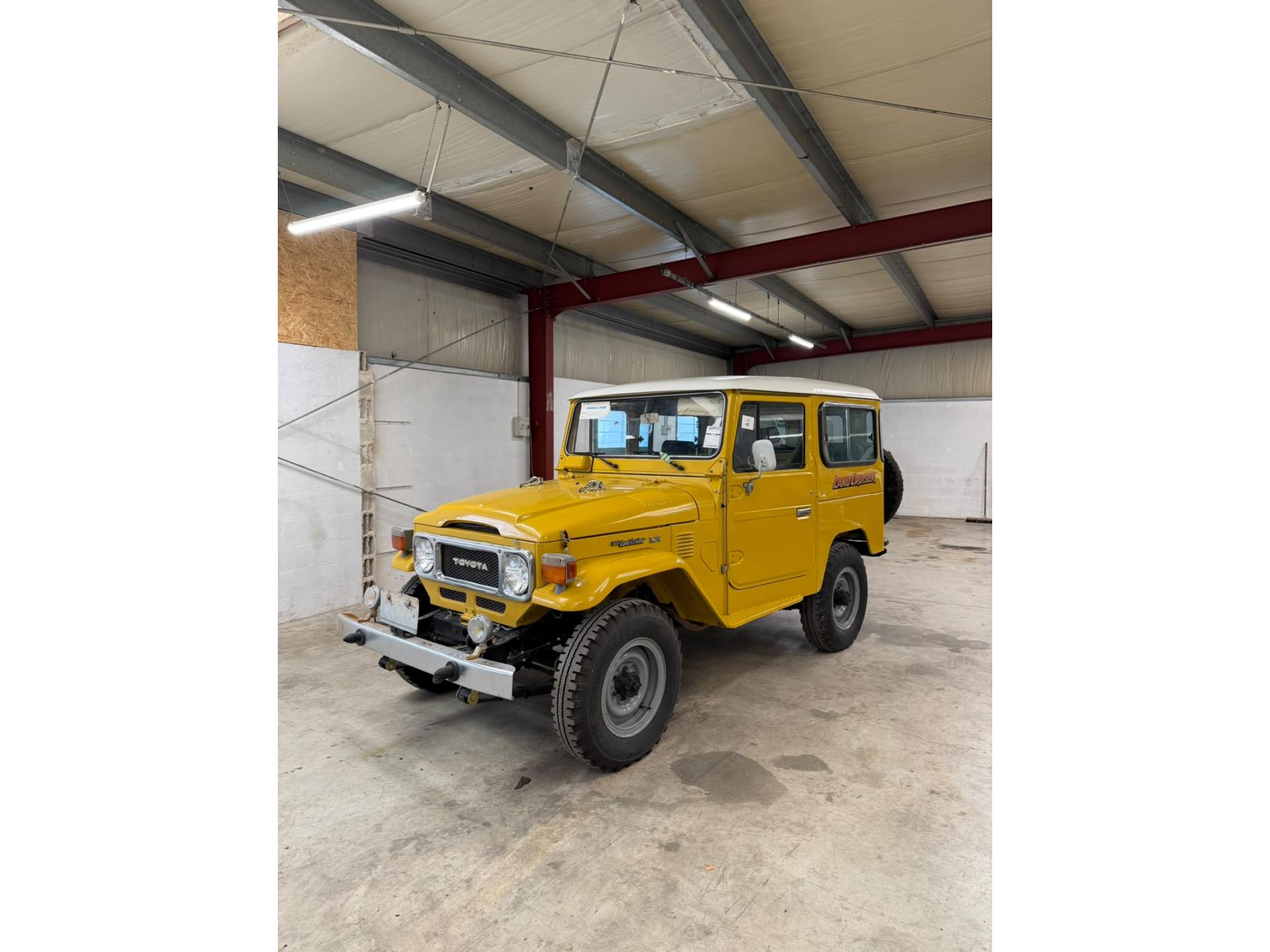 TOYOTA FJ40