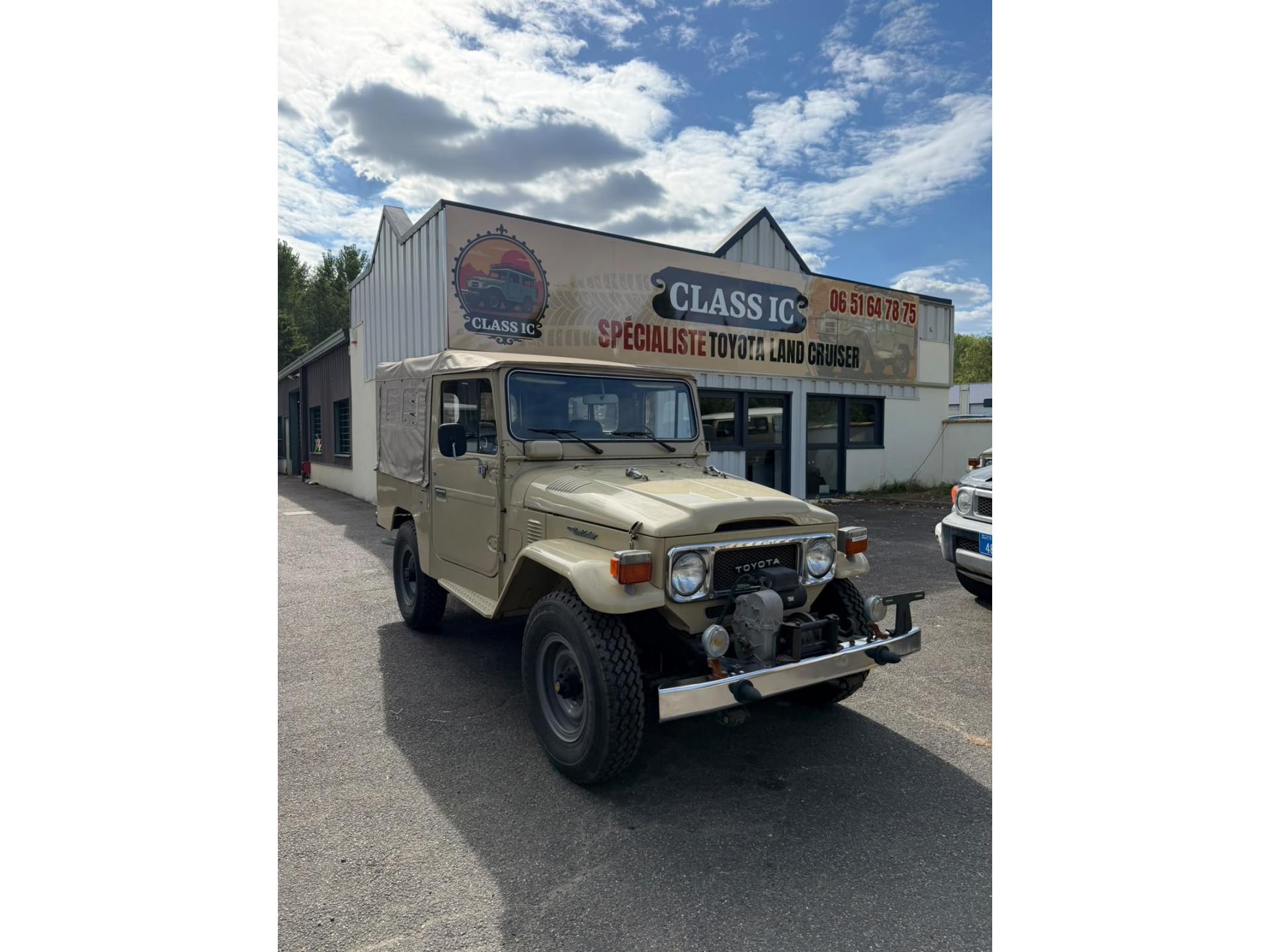 TOYOTA FJ43