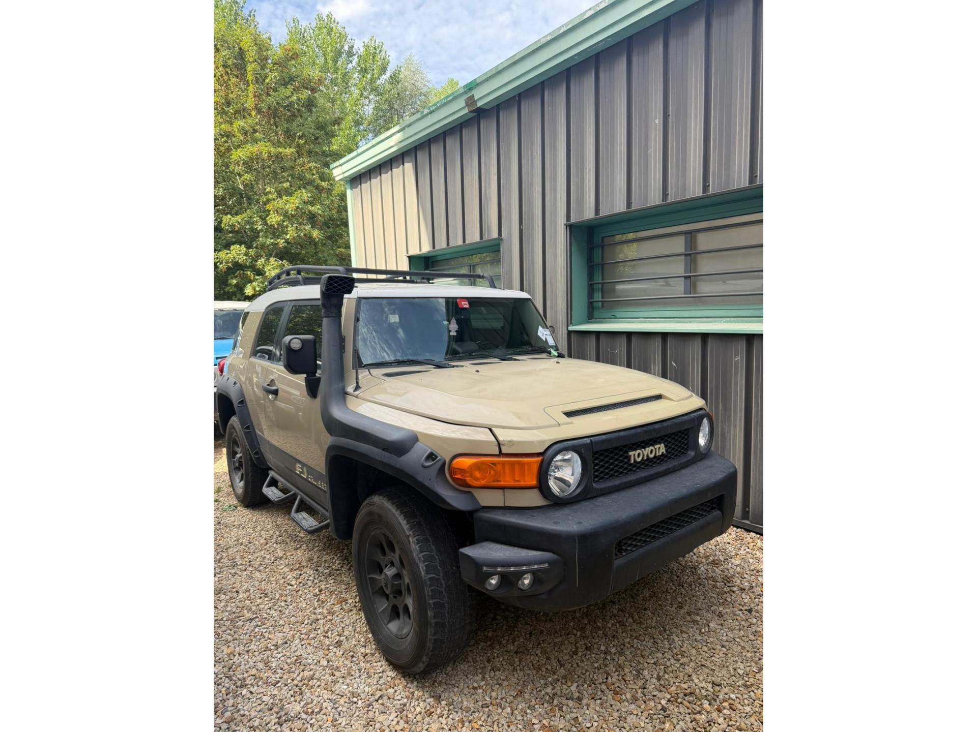 TOYOTA FJ CRUISER