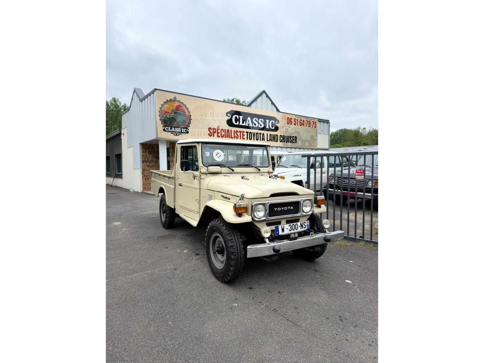 TOYOTA LAND CRUISER