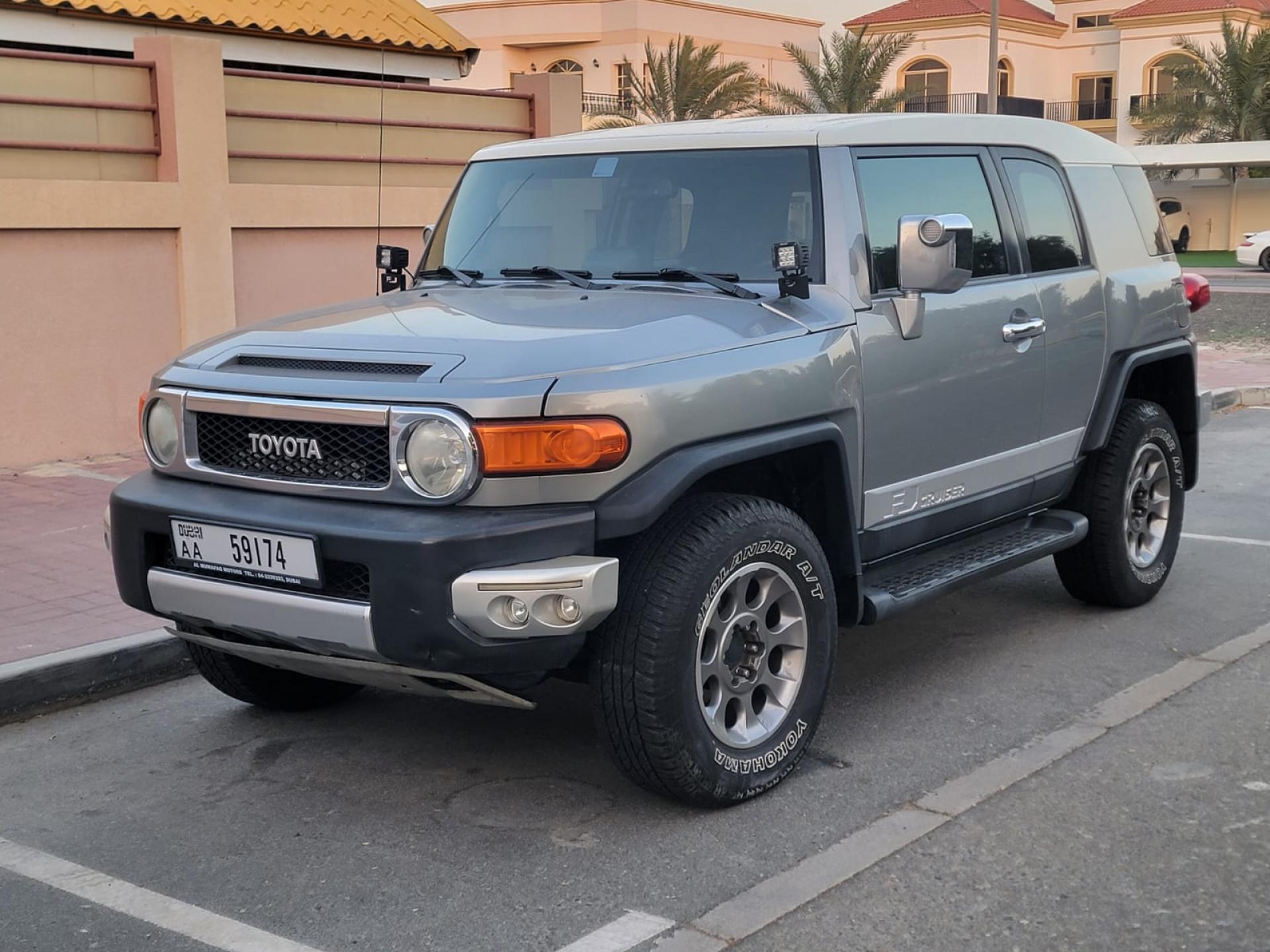 TOYOTA FJ CRUISER