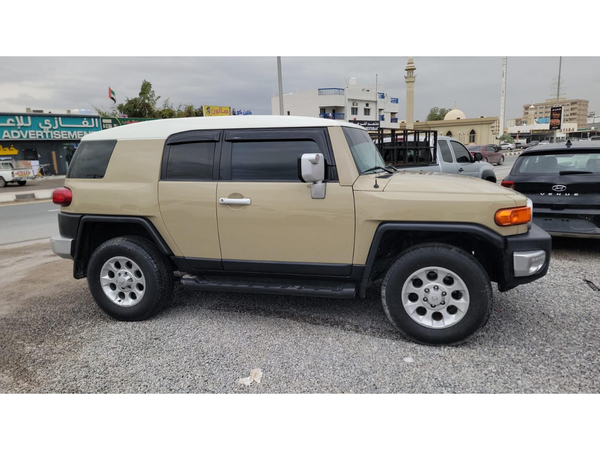 TOYOTA FJ CRUISER