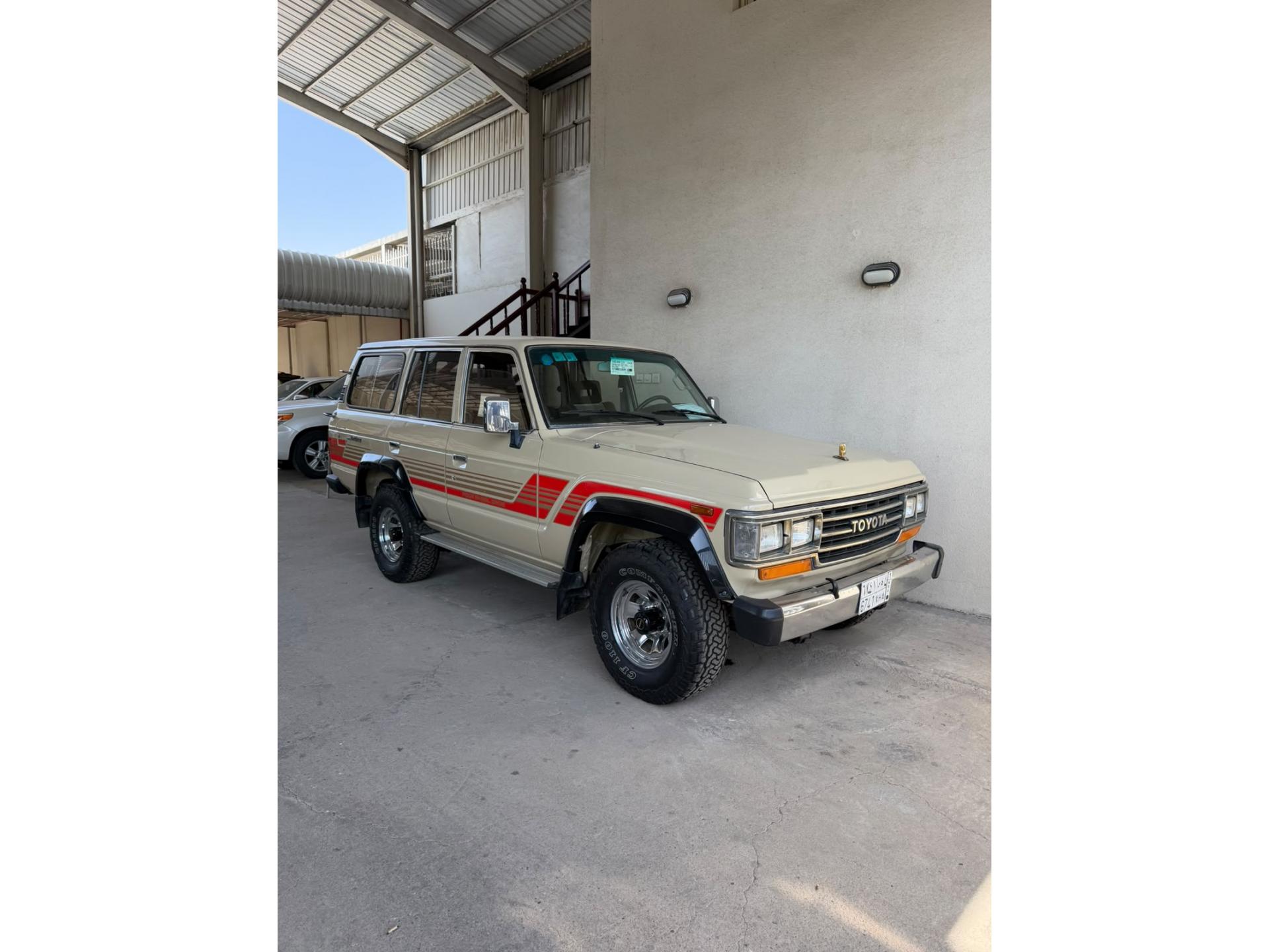 TOYOTA FJ62