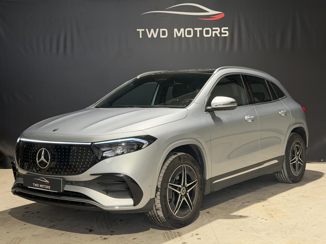MERCEDES EQA