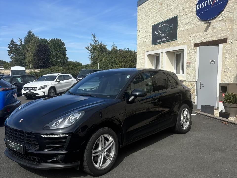PORSCHE MACAN