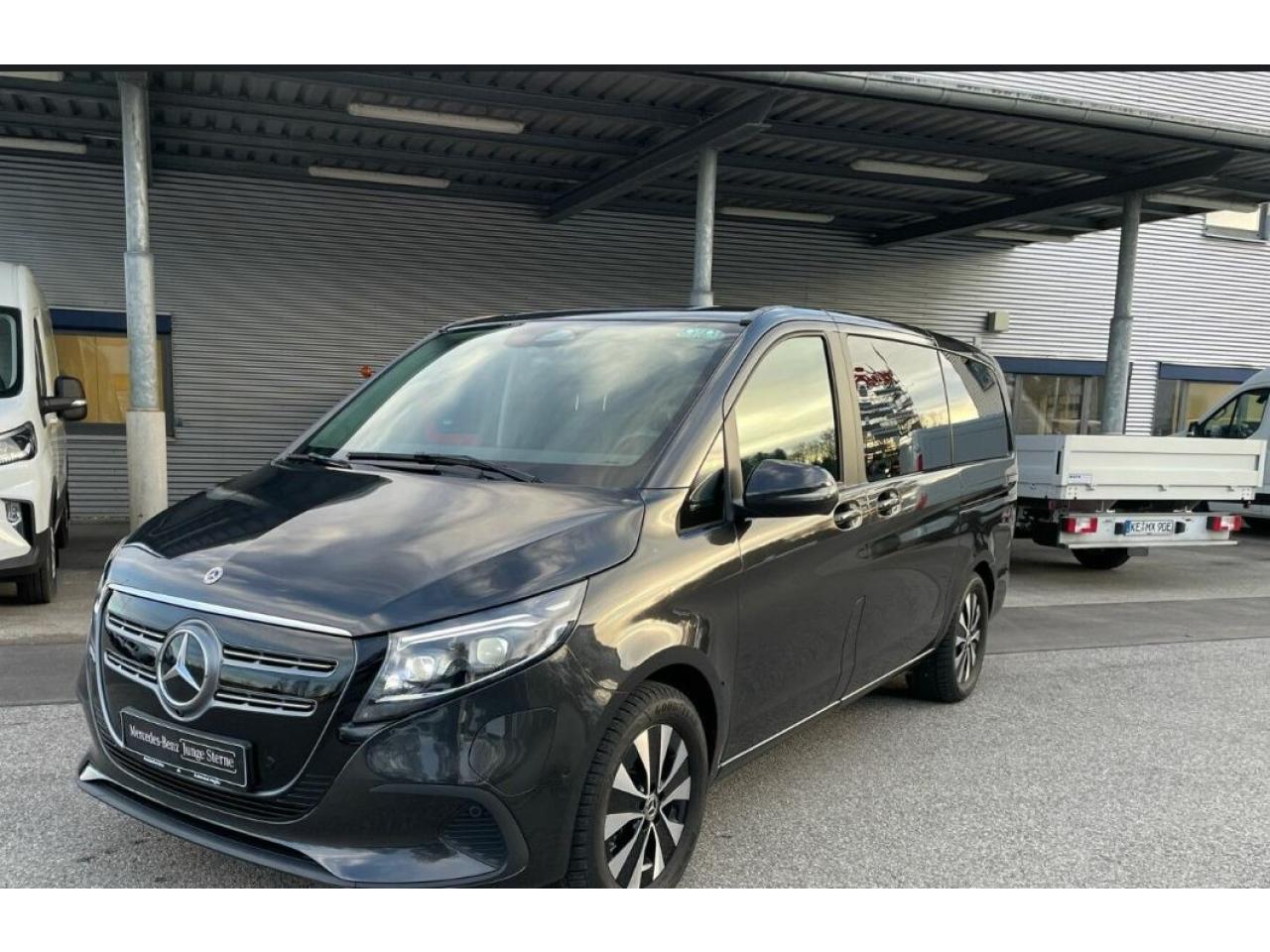 MERCEDES EQV