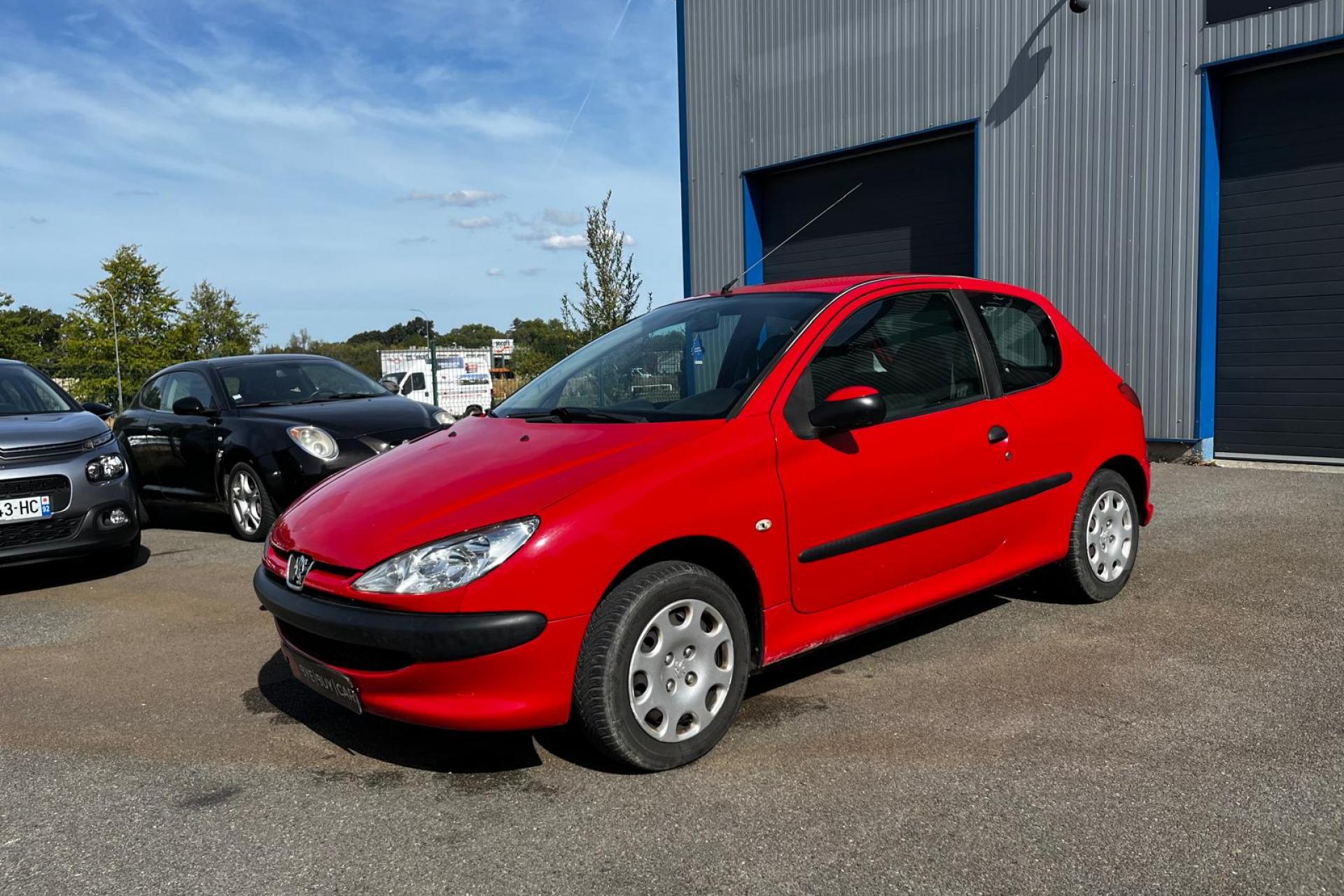 PEUGEOT 206 PEUGEOT 1.4 75CH URBAN CLIM PEU DE KM DISTRIBUTION NEUVE GTIE 12 MOIS CLIO 207