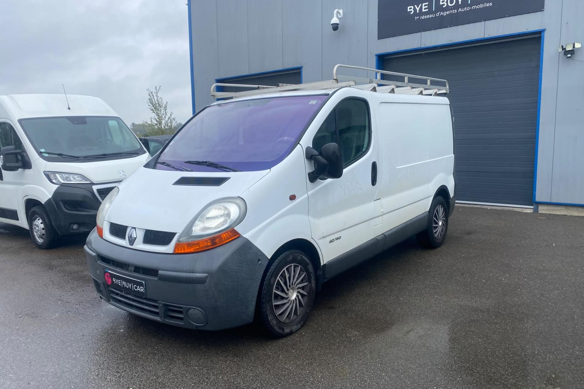 RENAULT TRAFIC