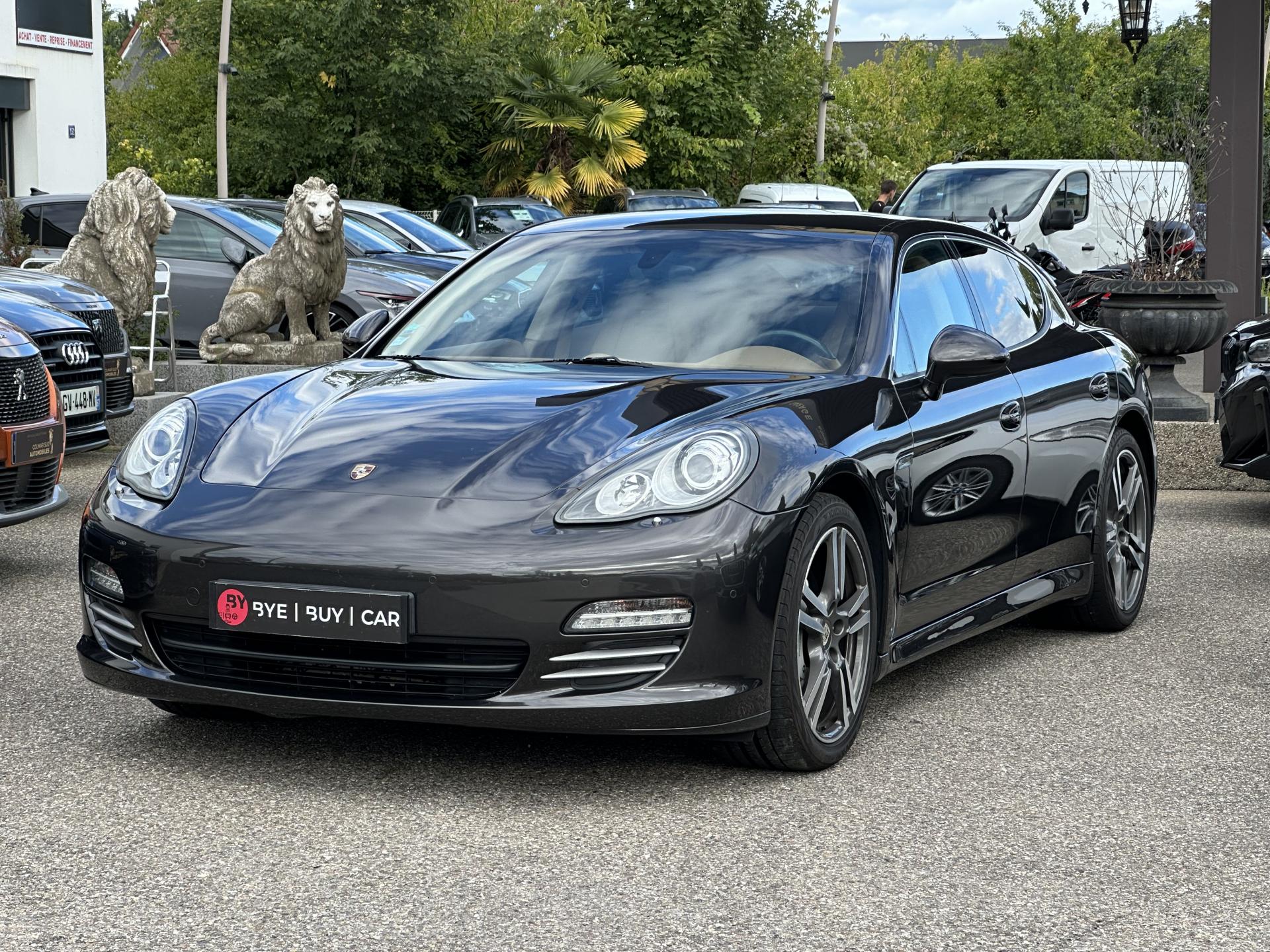 PORSCHE PANAMERA