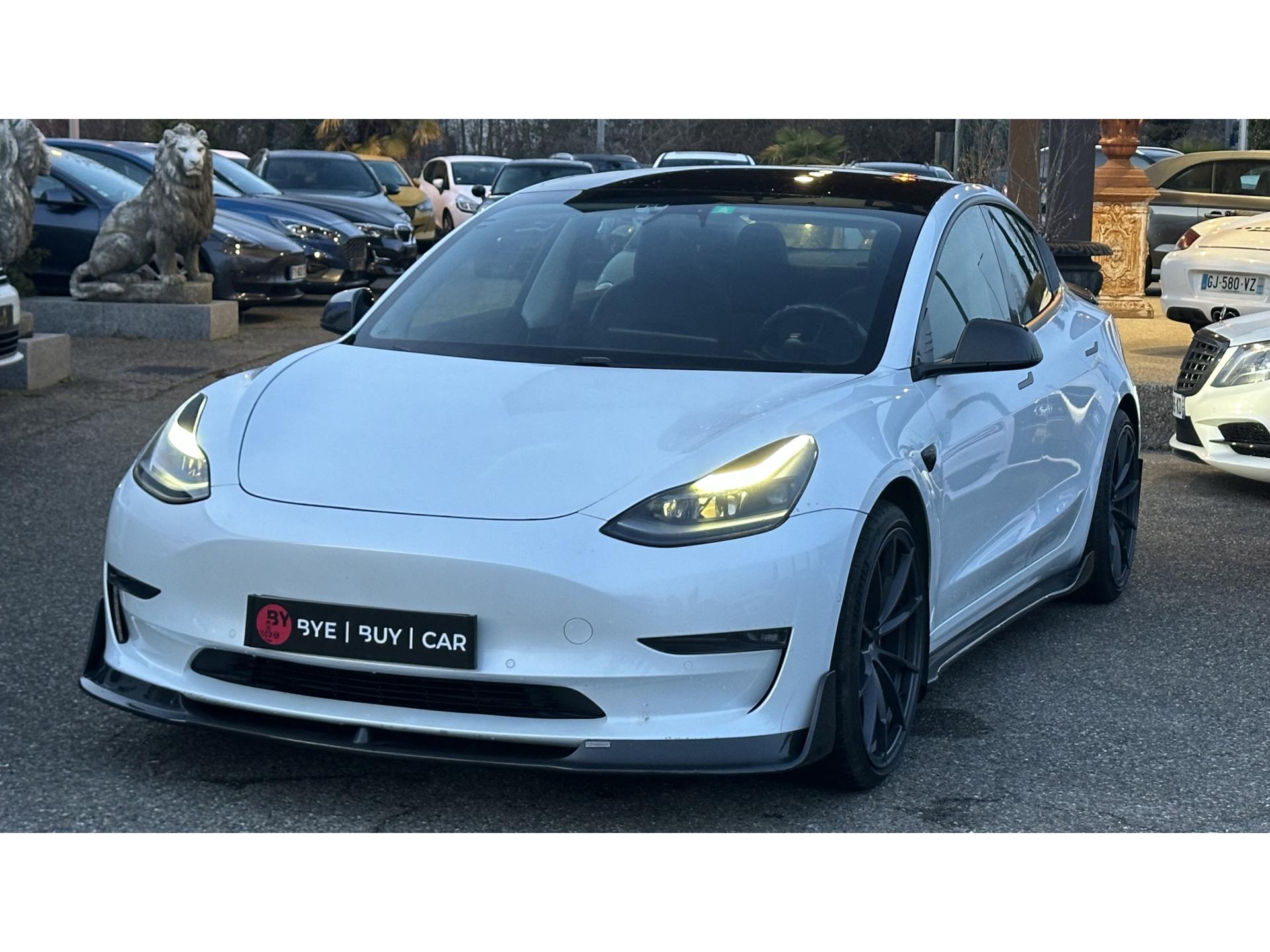TESLA MODEL 3