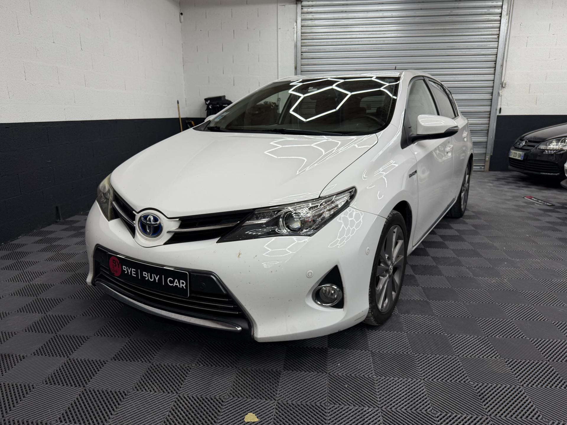 TOYOTA AURIS Hybride 136h - CVT II BERLINE Style GARANTIE 12 MOIS