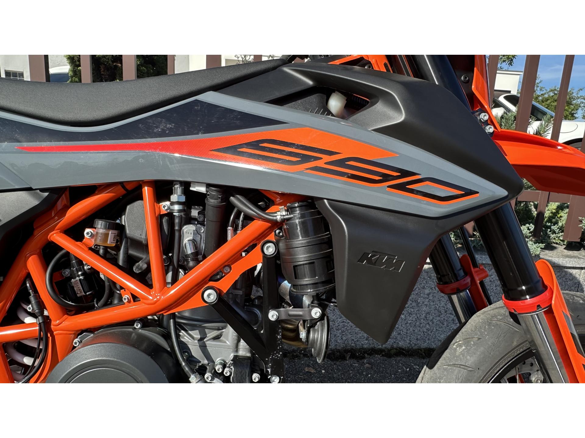 Thumbnail 10
