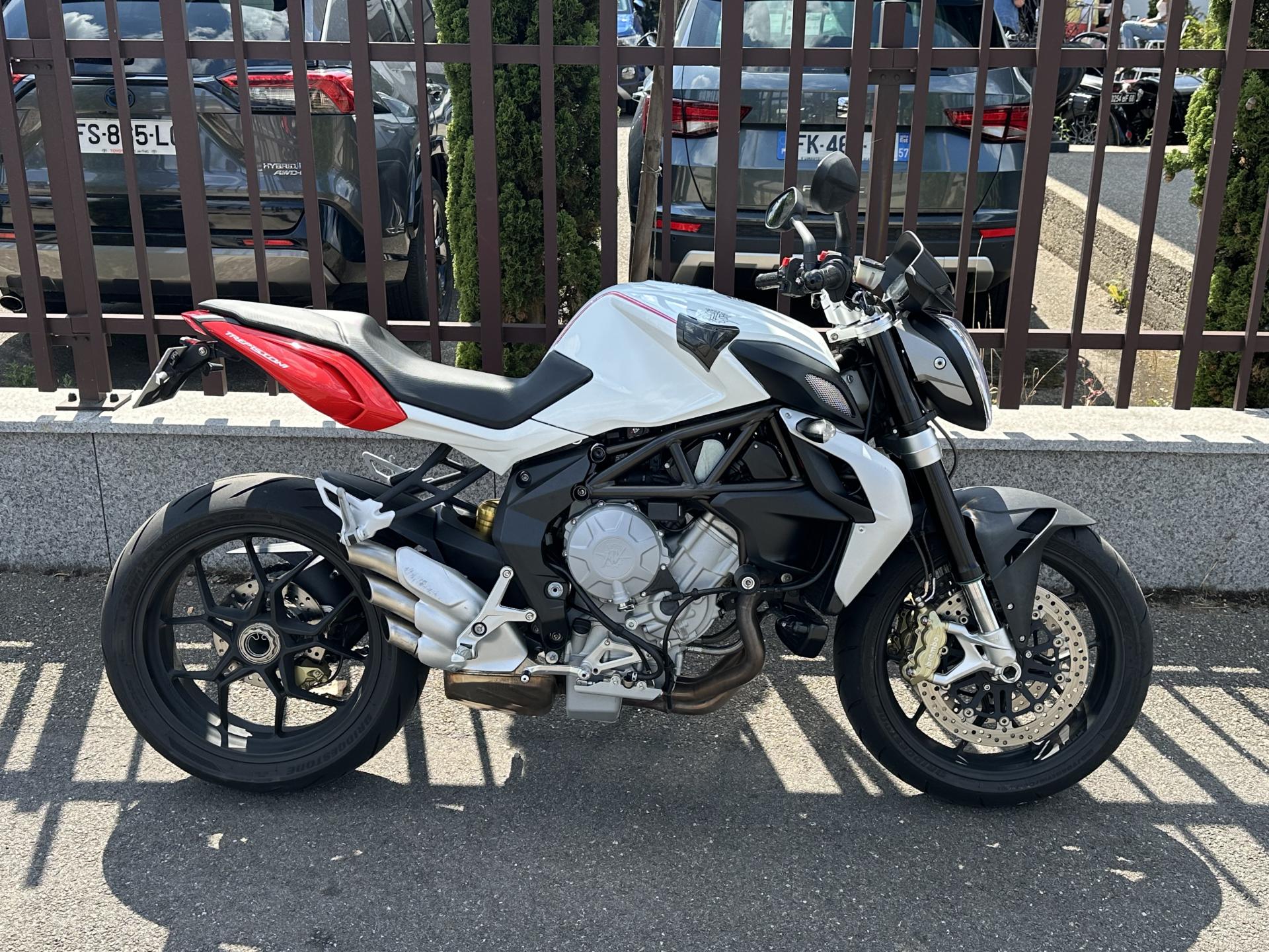 MV AGUSTA BRUTALE 800