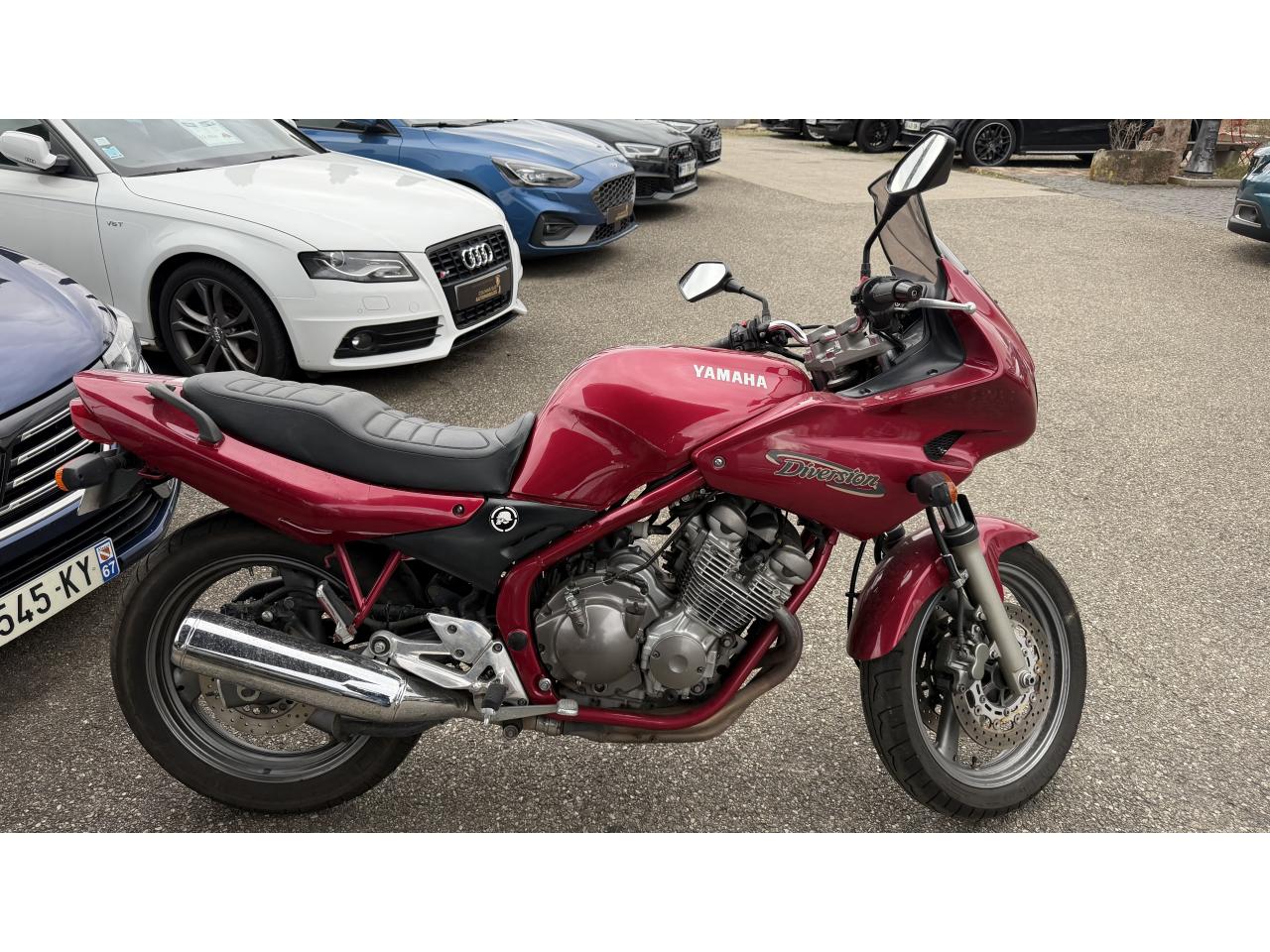 YAMAHA DIVERSION