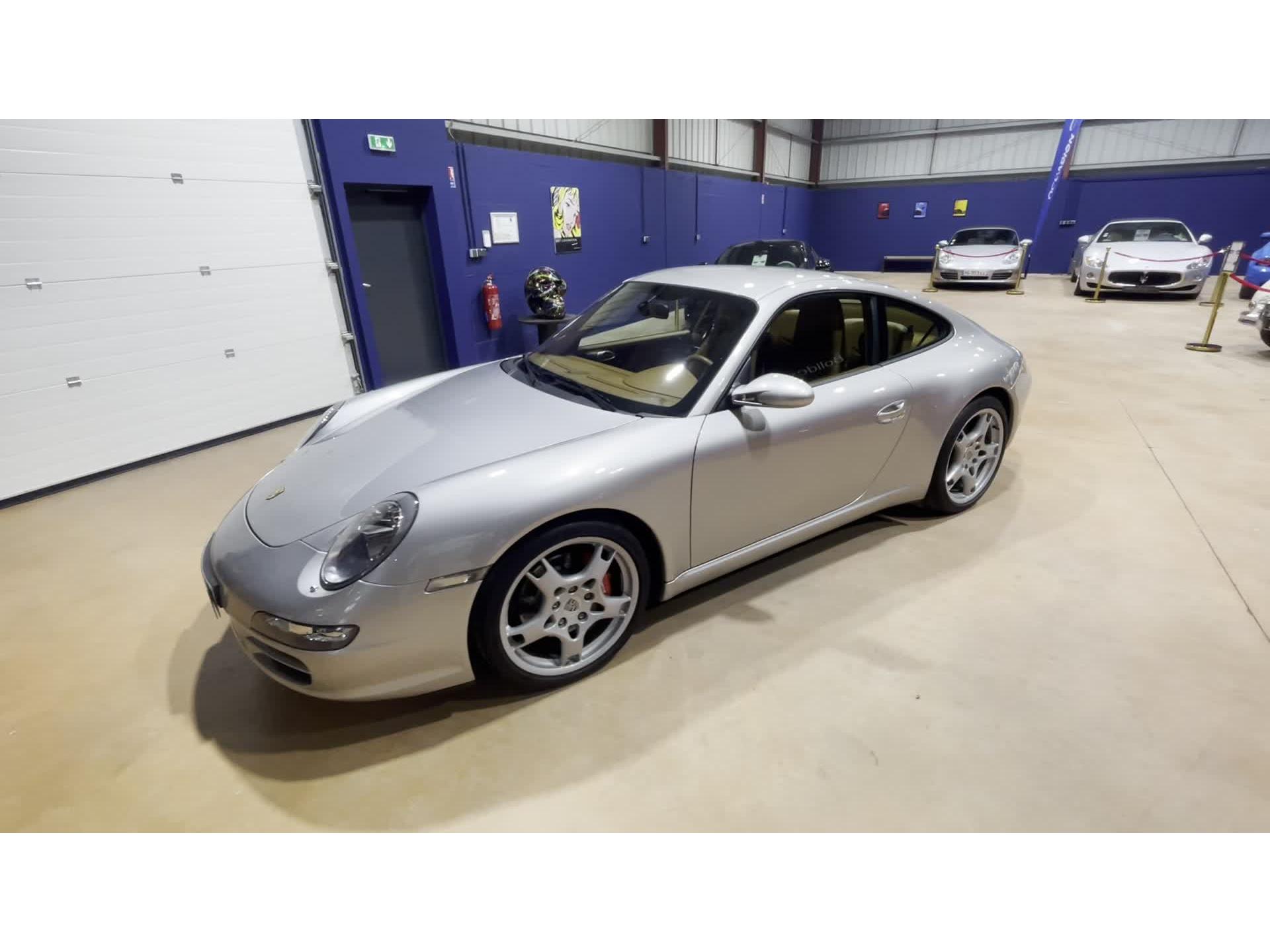 PORSCHE 997
