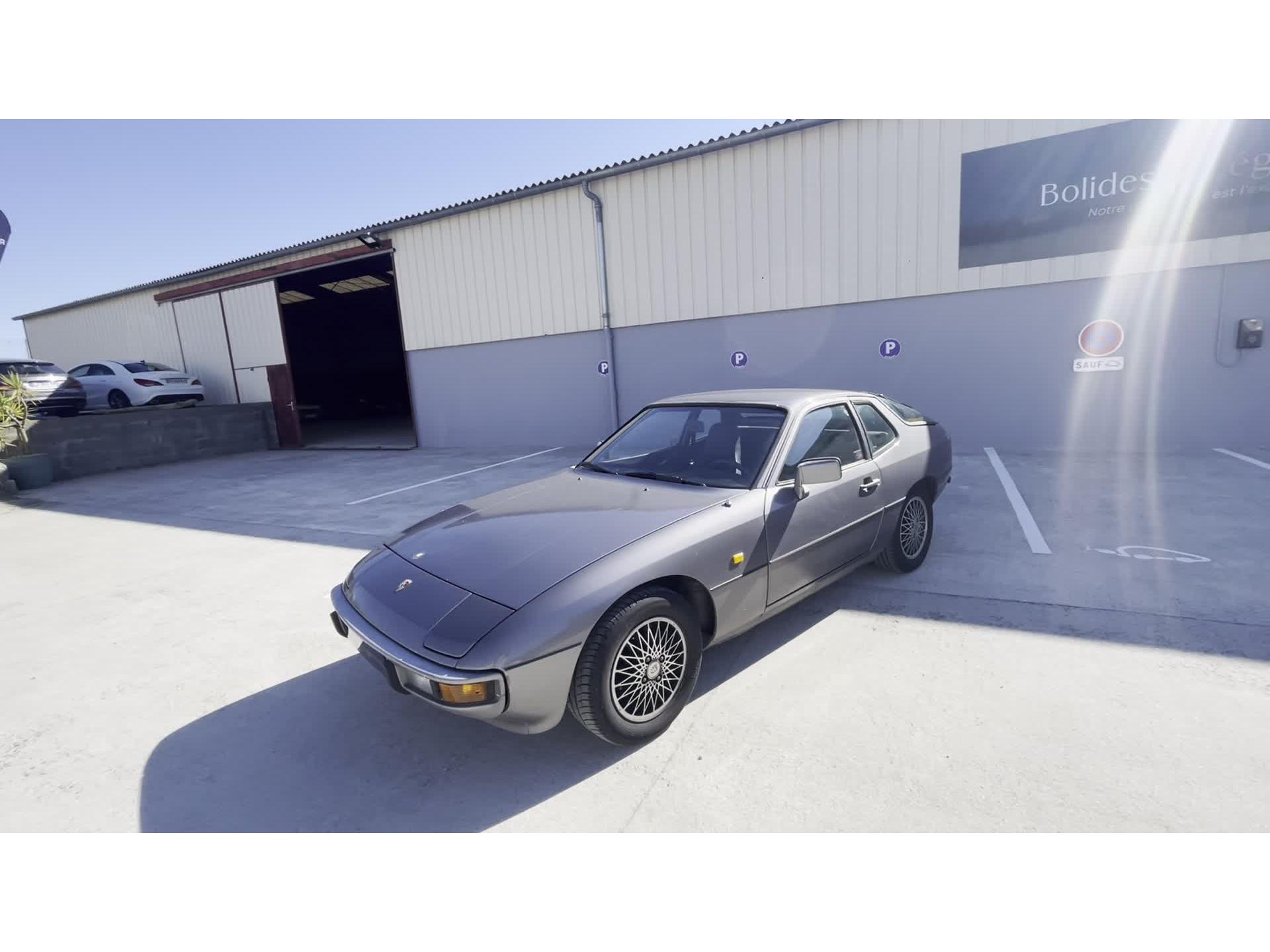 PORSCHE 924