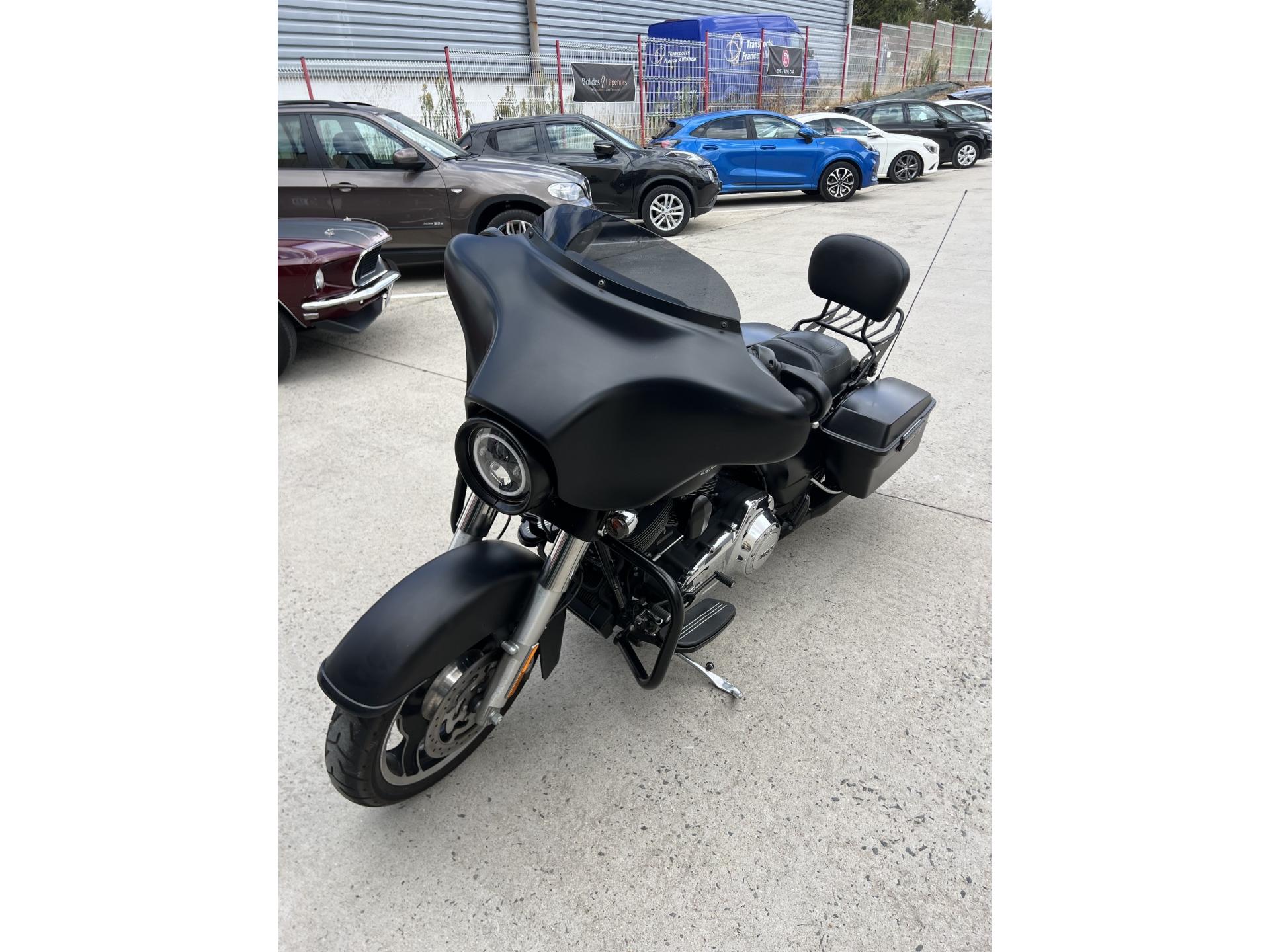 HARLEY-DAVIDSON STREET GLIDE