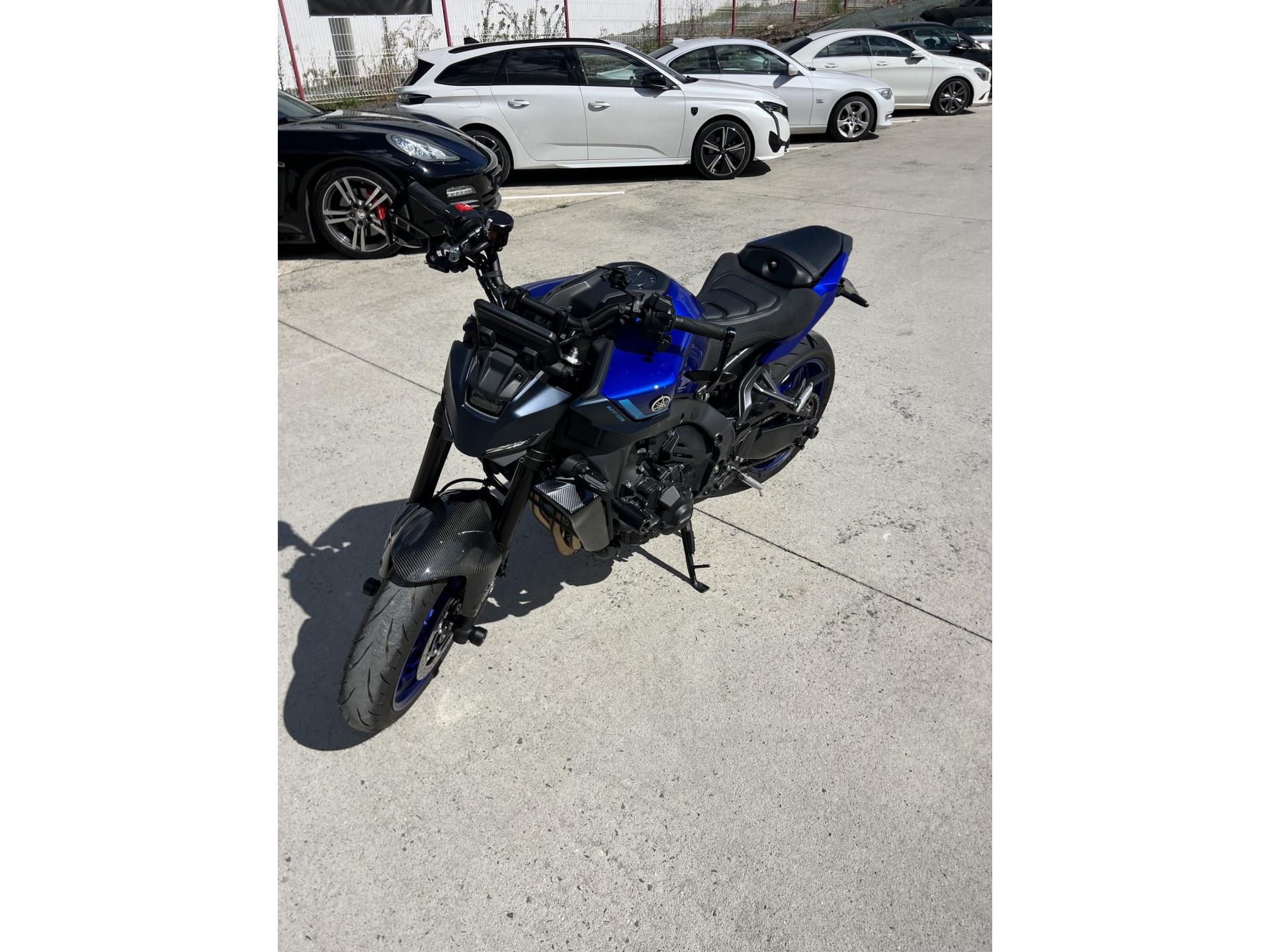 YAMAHA MT 09
