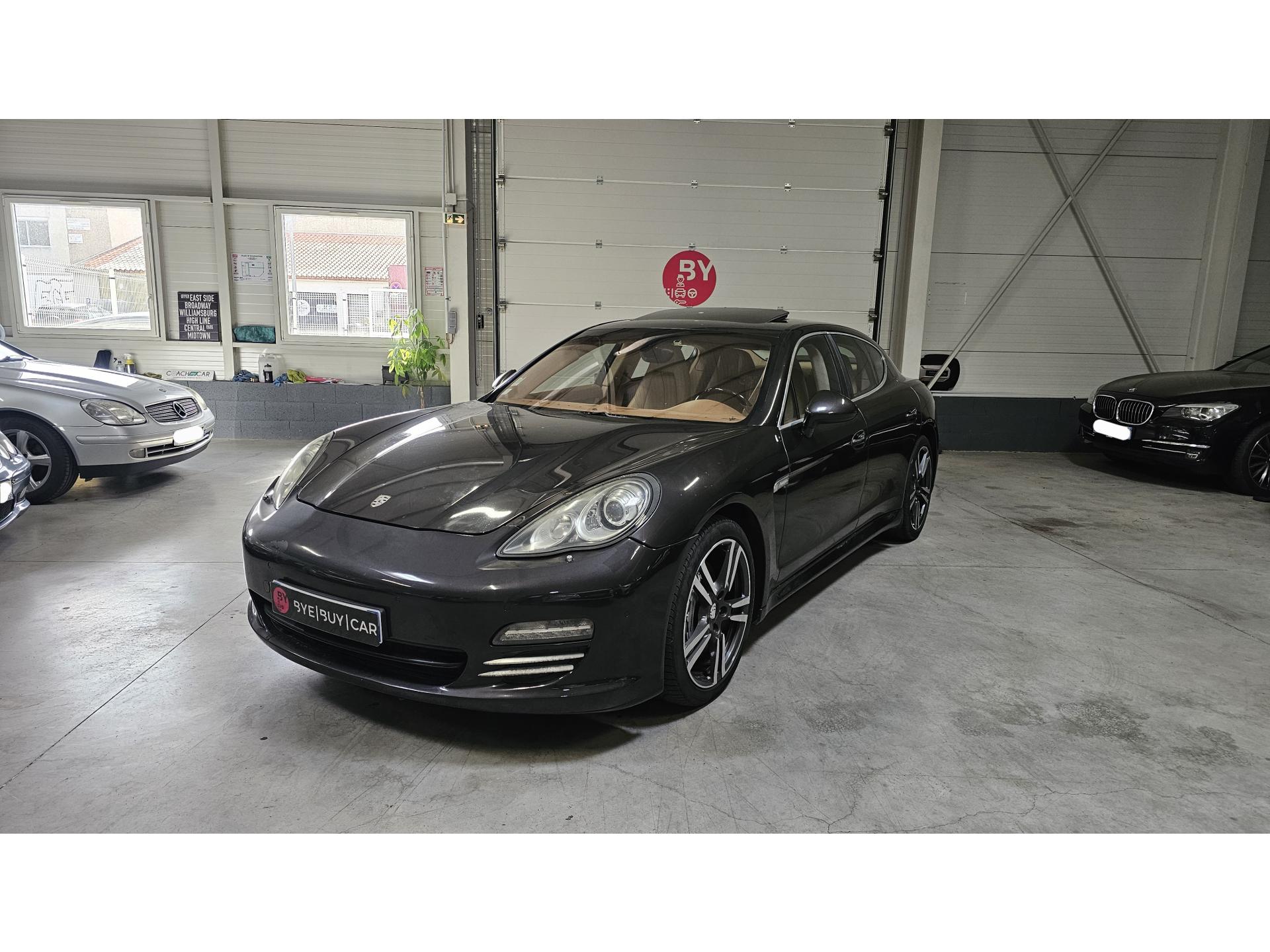 PORSCHE PANAMERA