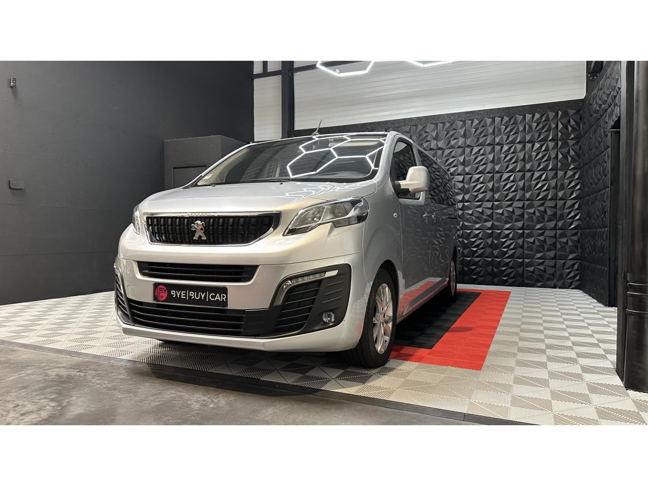 PEUGEOT TRAVELLER