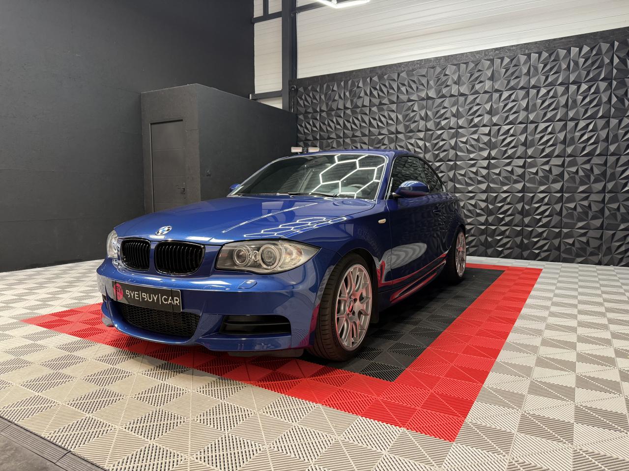 BMW SERIE 1 135i Coupé E82 Sport Design BVM6 GARANTIE 12 MOIS