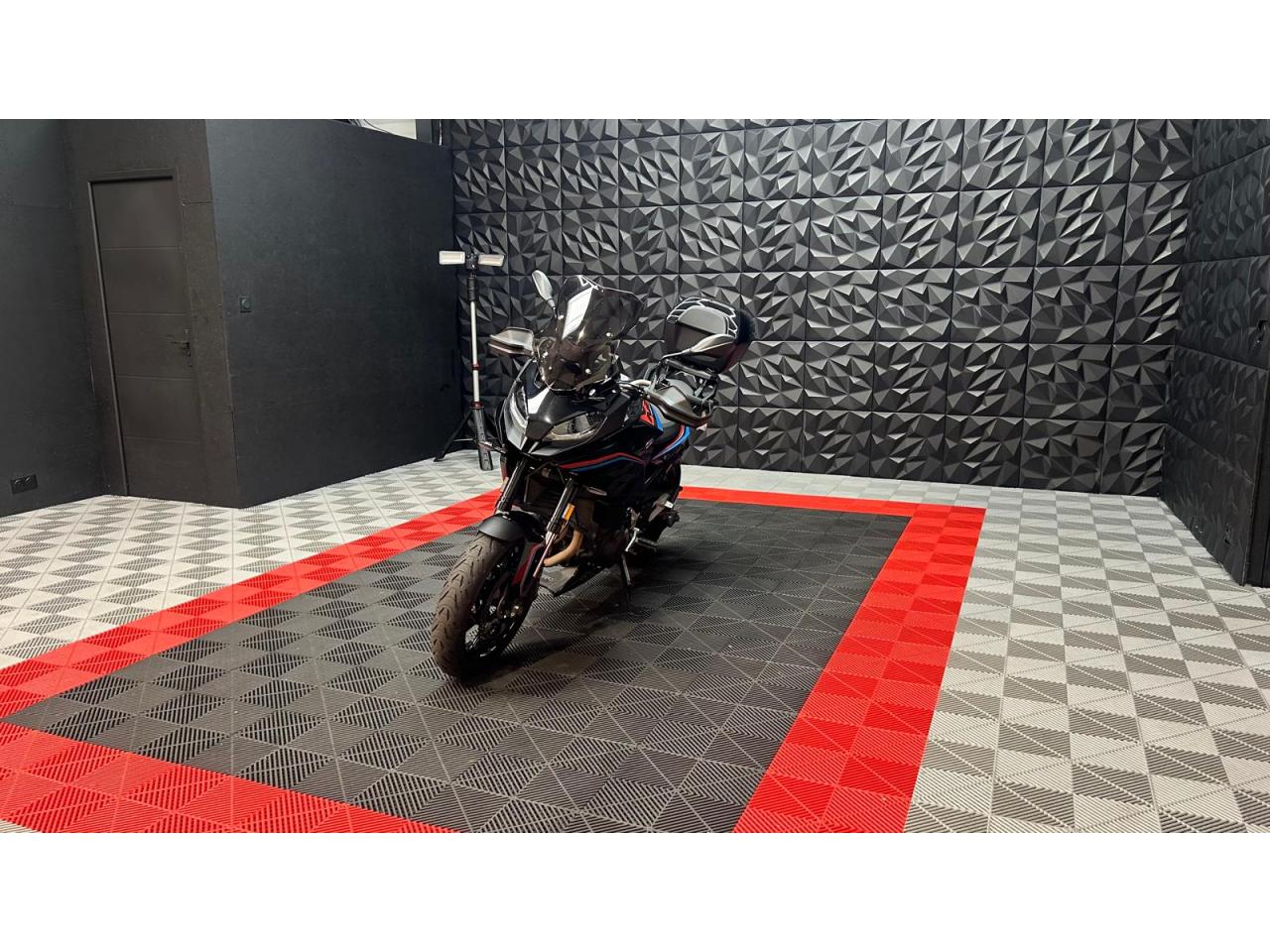 BMW F 900 XR