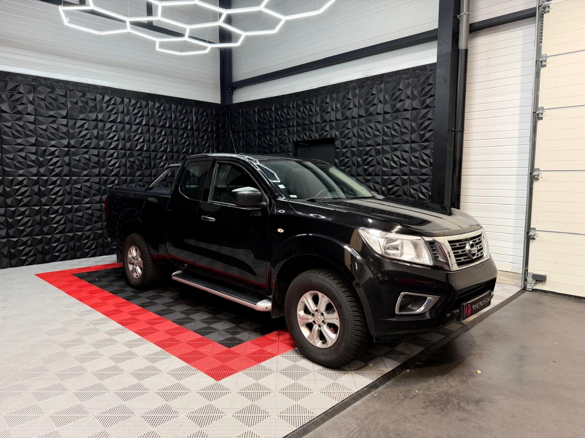 NISSAN NAVARA