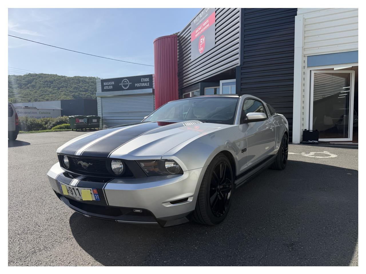FORD MUSTANG