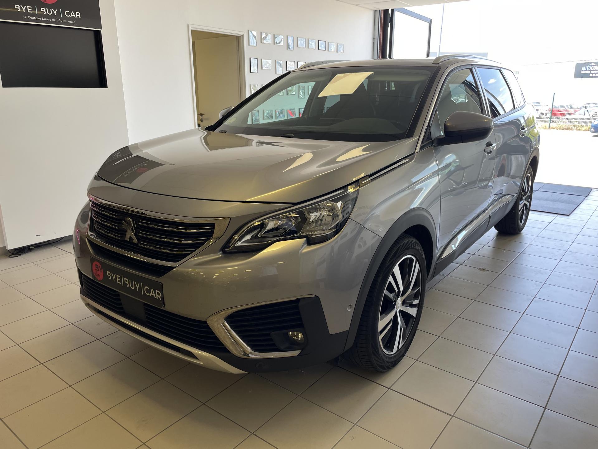 PEUGEOT 5008