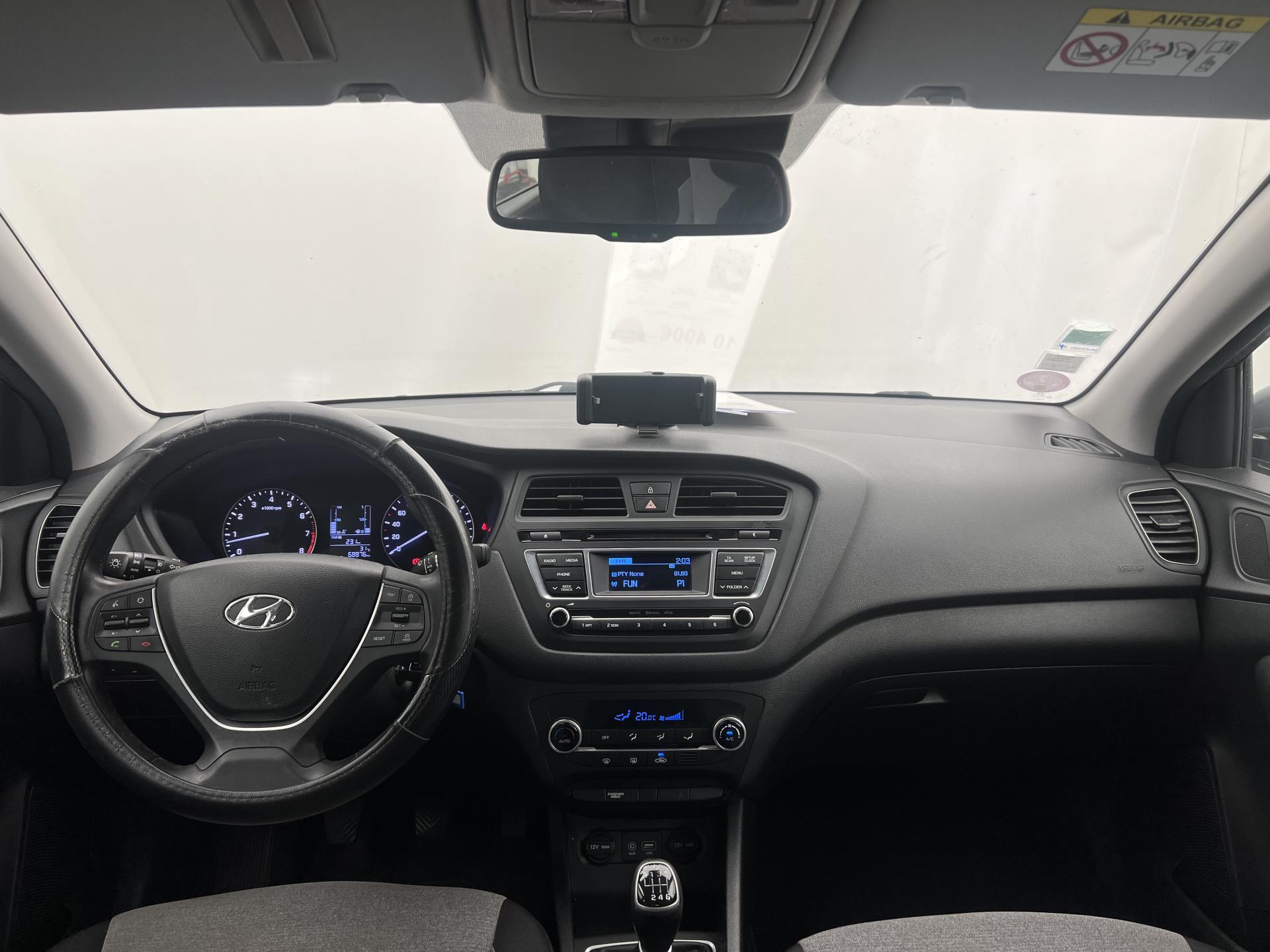 HYUNDAI i20 1.4i - 100 II 2014 BERLINE Intuitive Plus PHASE 1