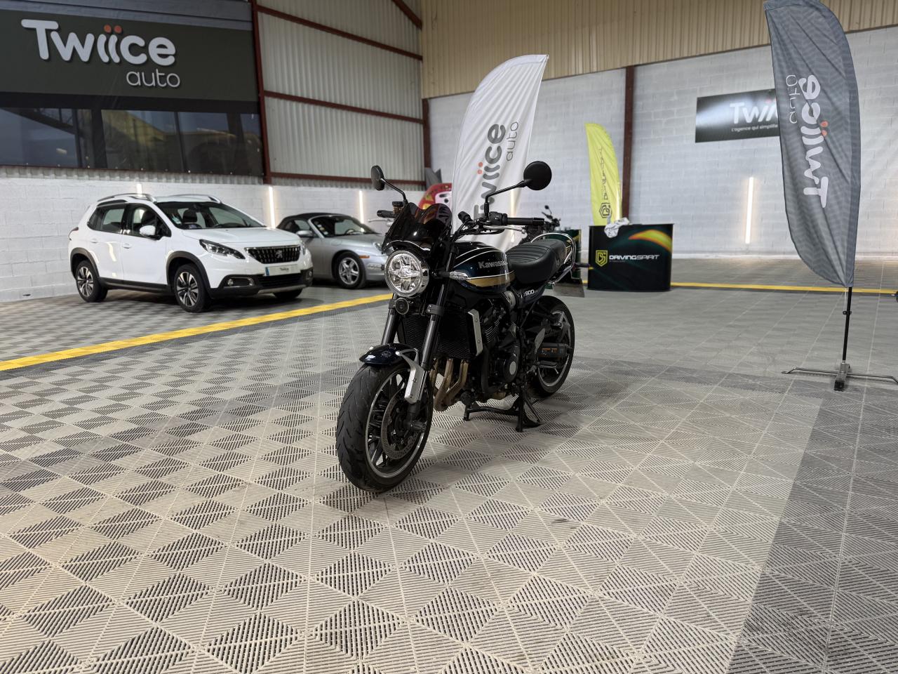 Thumbnail 3