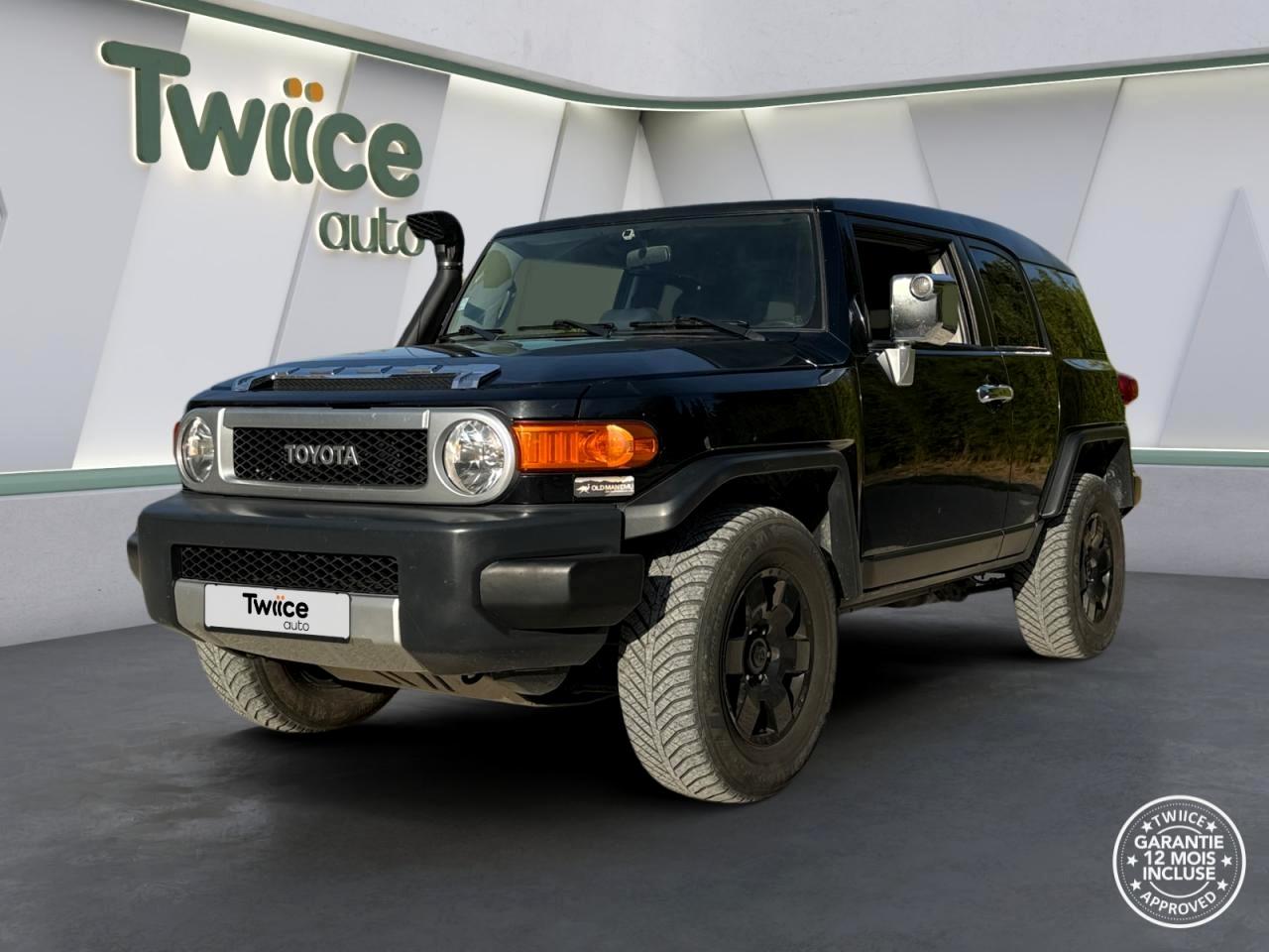 TOYOTA FJ CRUISER AWD - V6 4.0 VVT-i 249 - BVA5 - Vidange BVA/Pont OK - Immat France - Garantie 6 Mois