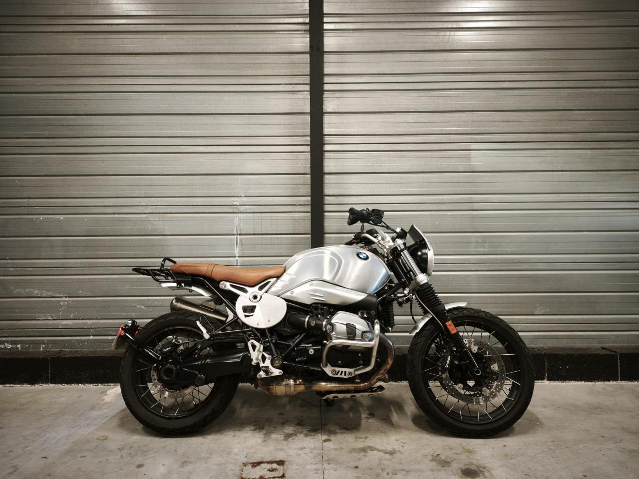 BMW R NINE T