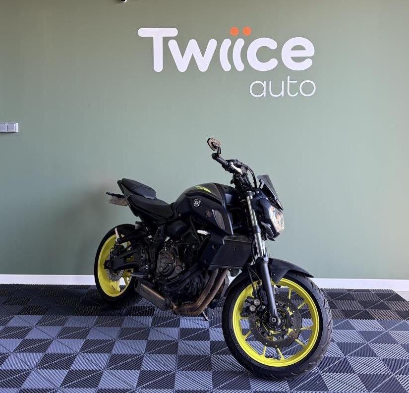 YAMAHA MT 07 NIGHT FLUO A2 47,5CH
