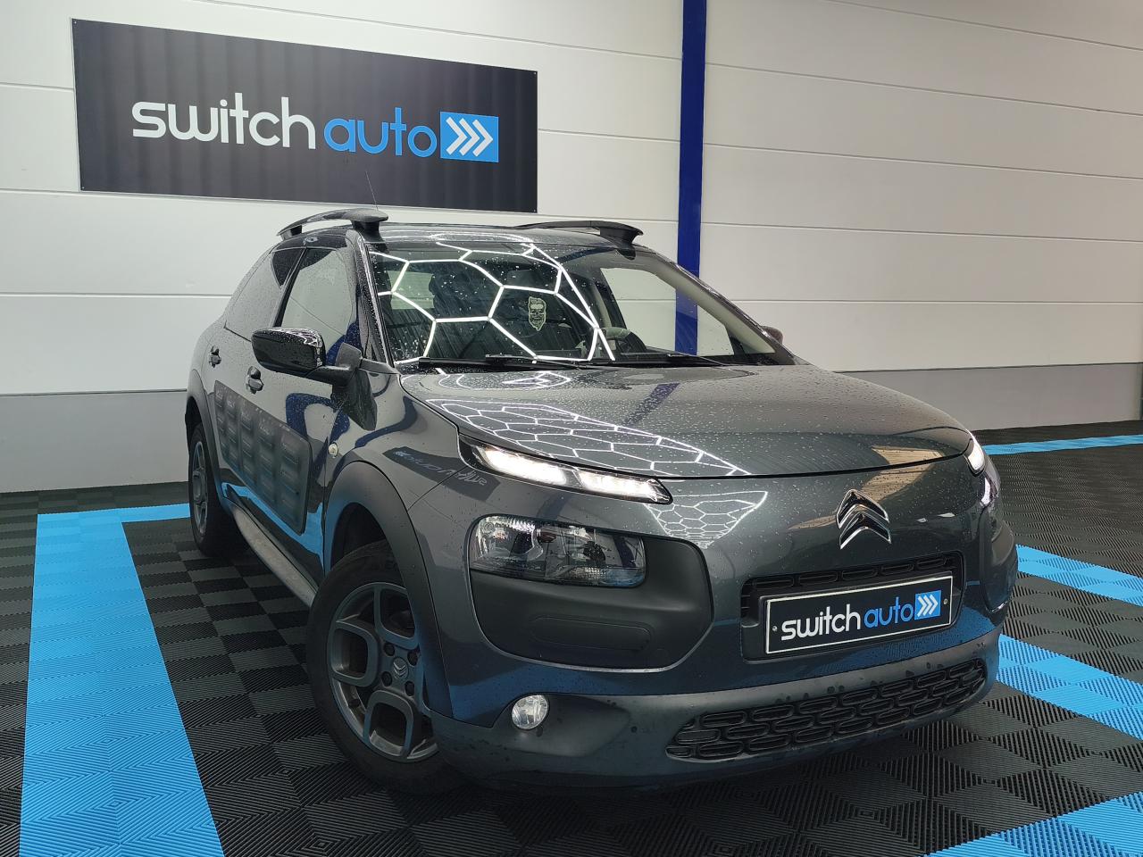 CITROEN C4 CACTUS 1.2 ESS 82 CV SHINE / SUIVI COMPLET / DISTRIB OK / CAMERA RECUL / BLUETOOTH / GARANTIE