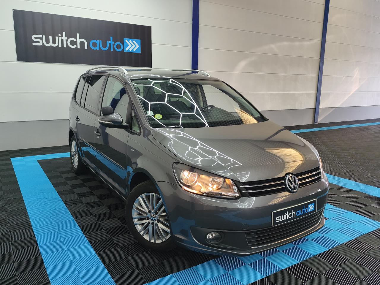 VOLKSWAGEN TOURAN 1.6 TDI 105 CV CUP 7 PLACES / SUIVI COMPLET / ATTELAGE / RADAR AR / CLIM / REGULATEUR / GARANTIE