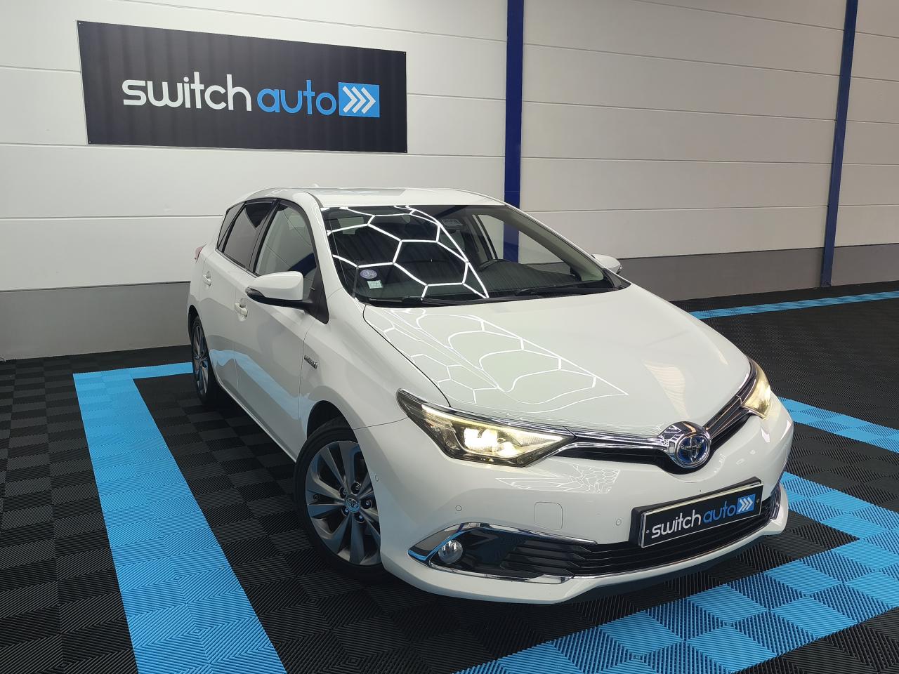 TOYOTA AURIS Hybride 136h BV CVT Executive PHASE 2 / CUIR / SIEGES CHAUFFANT / BLUETOOTH / CLIM / GPS / GAR