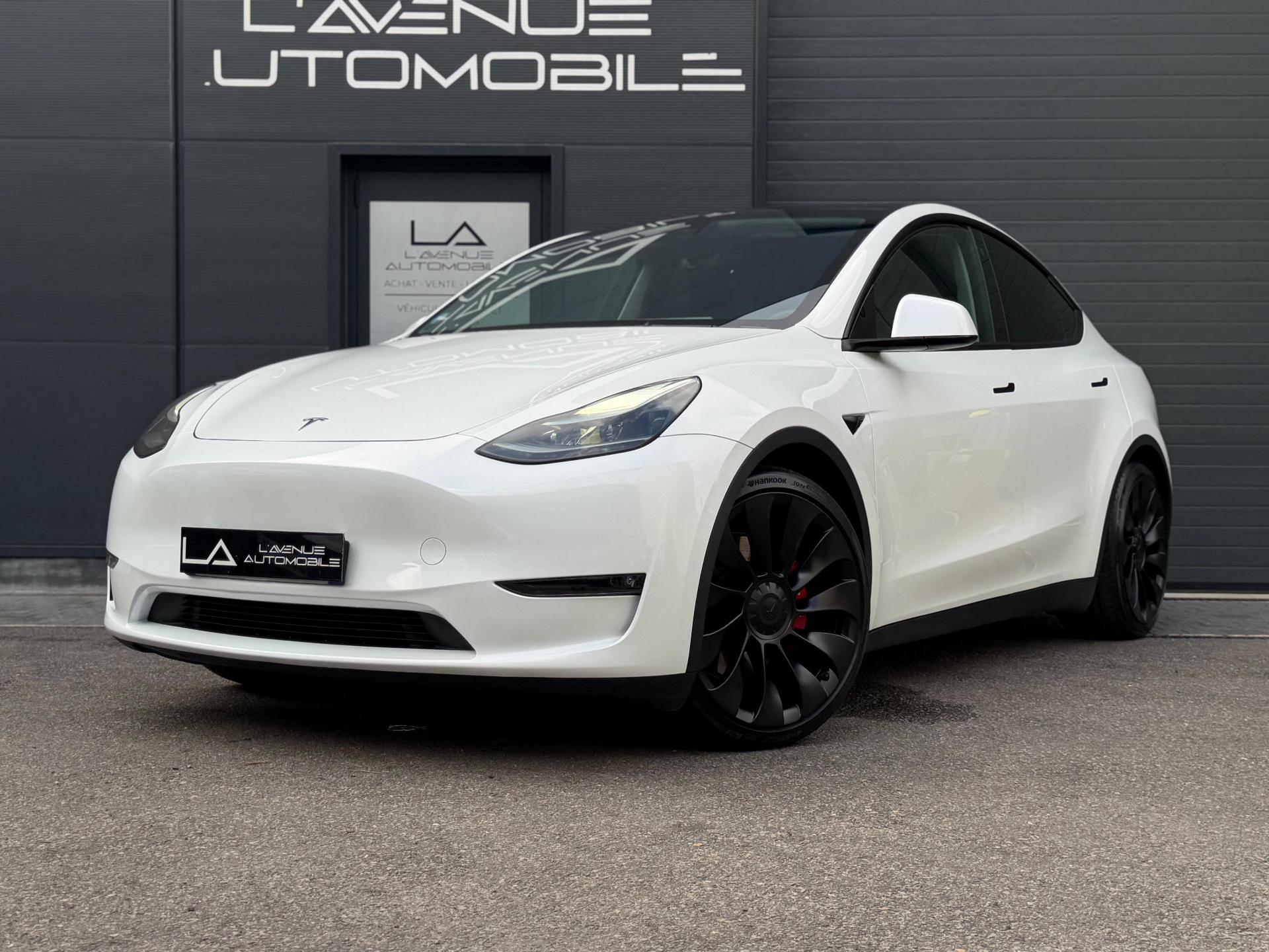 TESLA MODEL Y