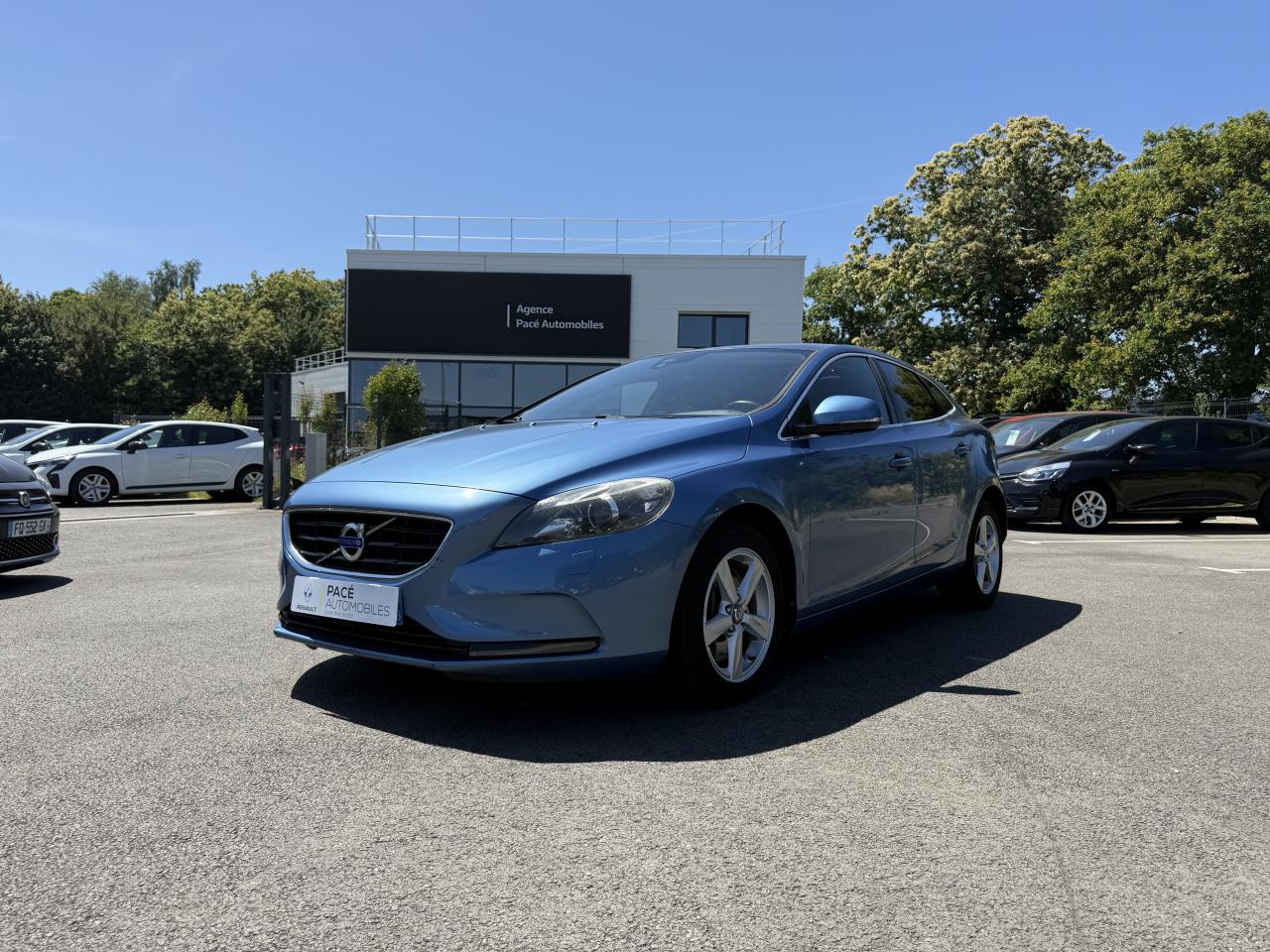VOLVO V40 D4 FAP Stop&Start - 190  Momentum
