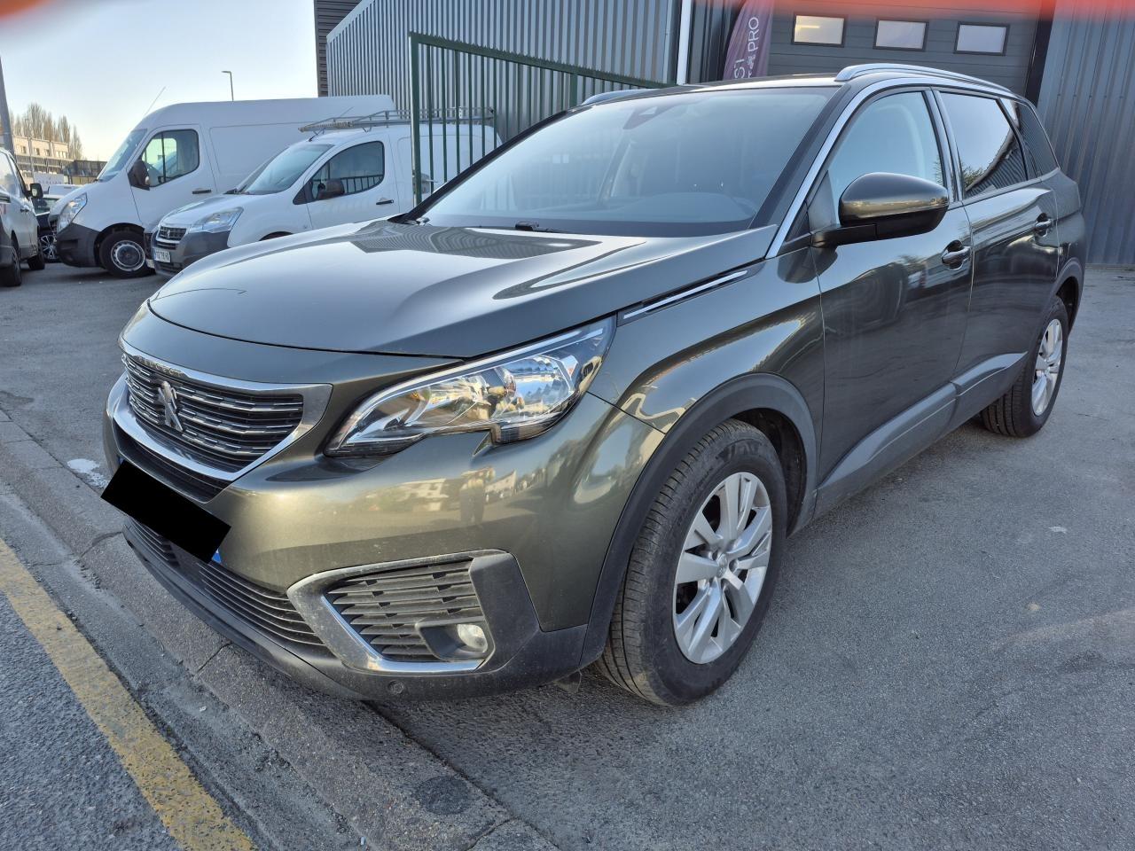 PEUGEOT 5008