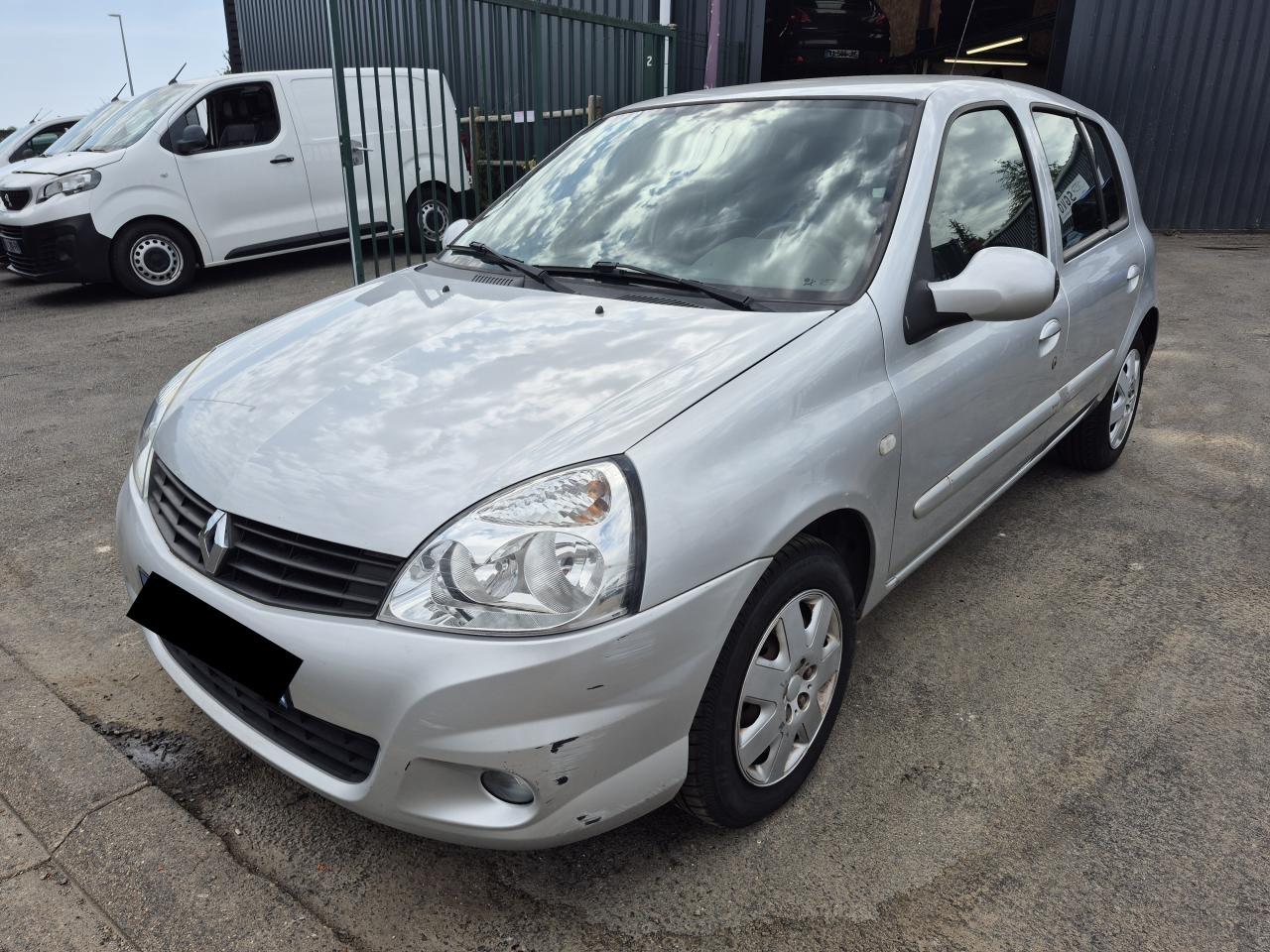 RENAULT CLIO
