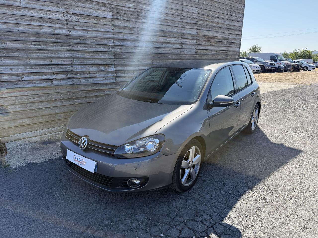 VOLKSWAGEN GOLF