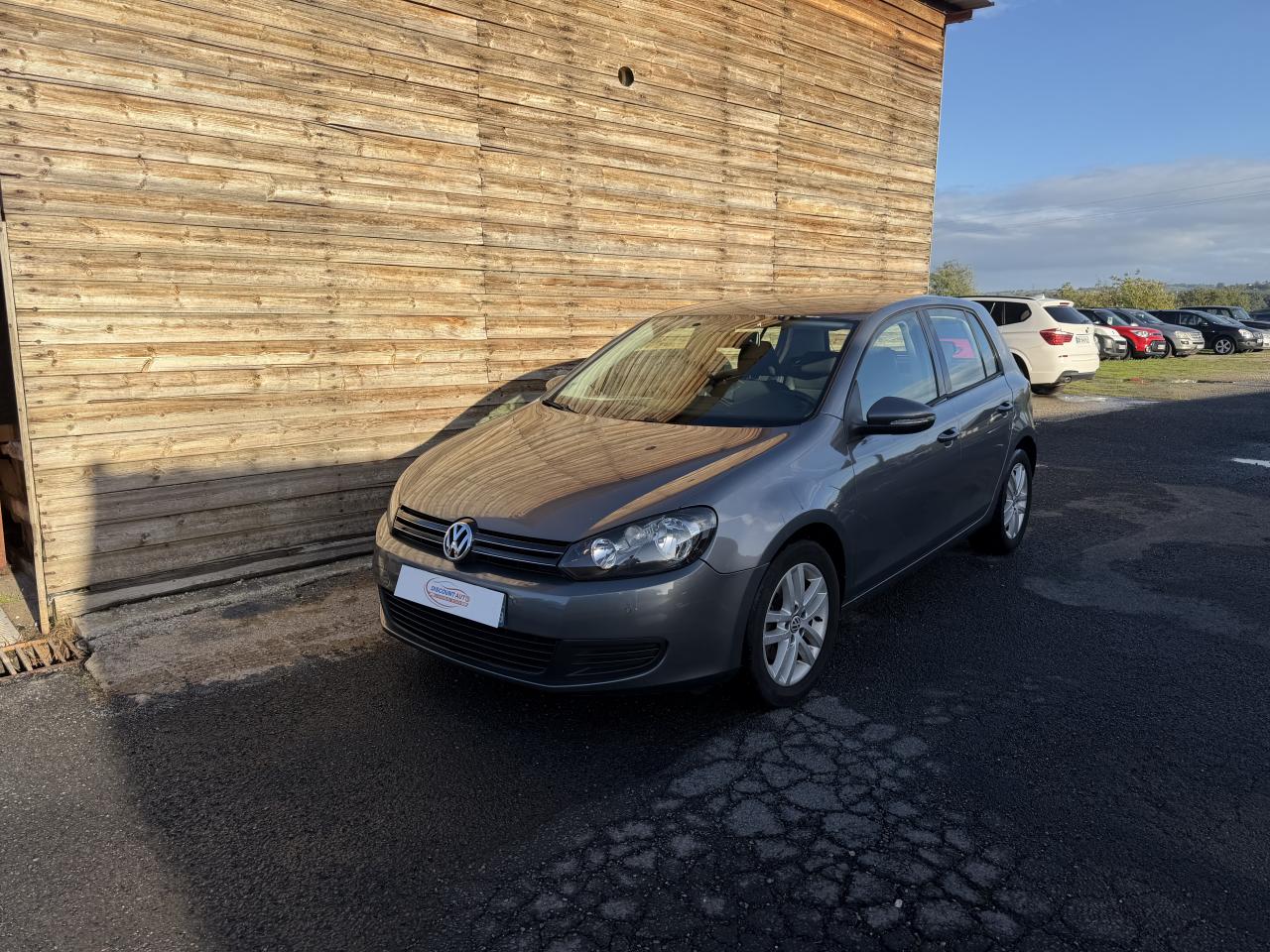 VOLKSWAGEN GOLF