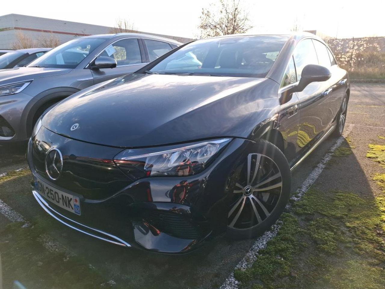 MERCEDES EQE