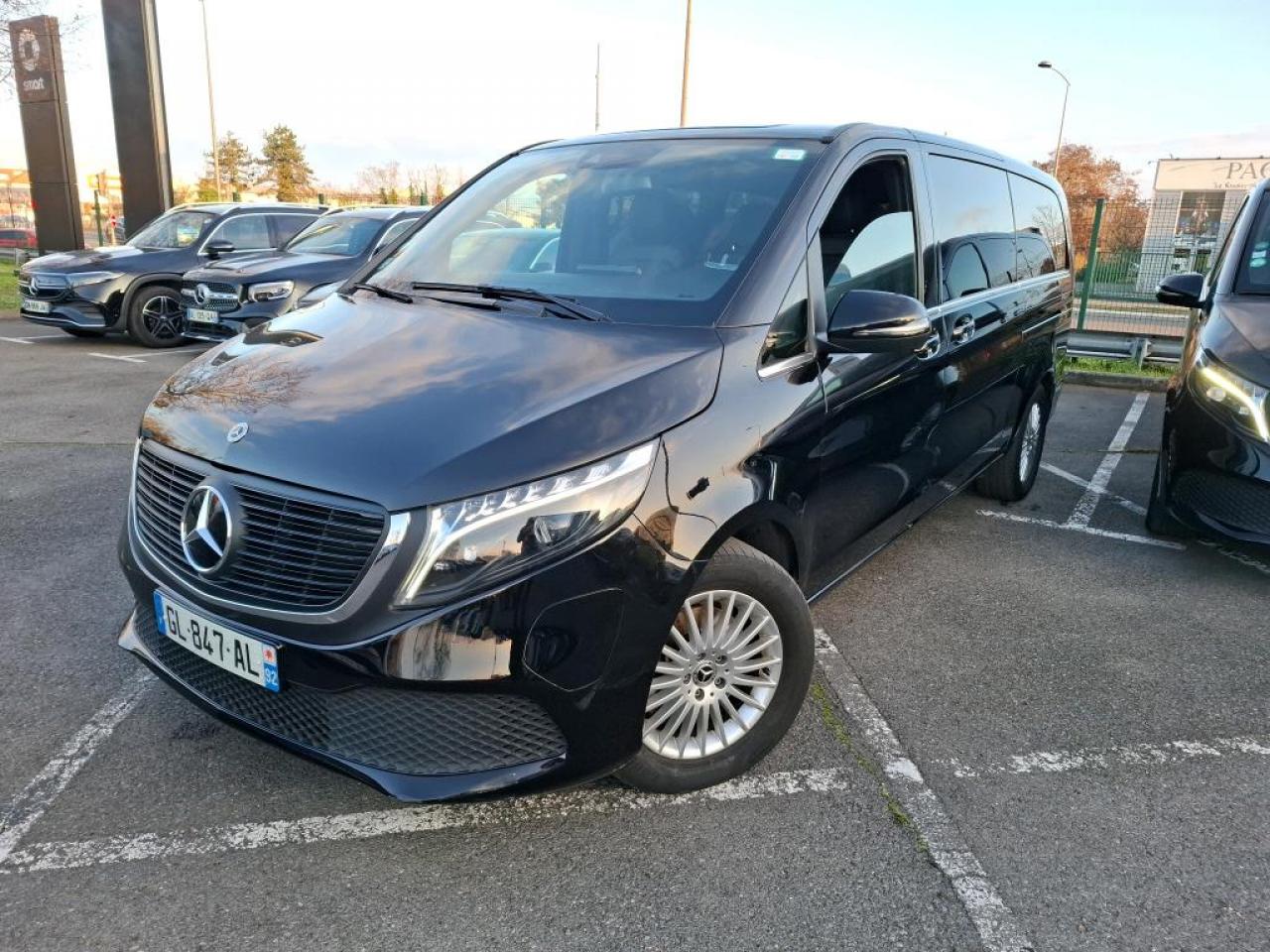MERCEDES EQV