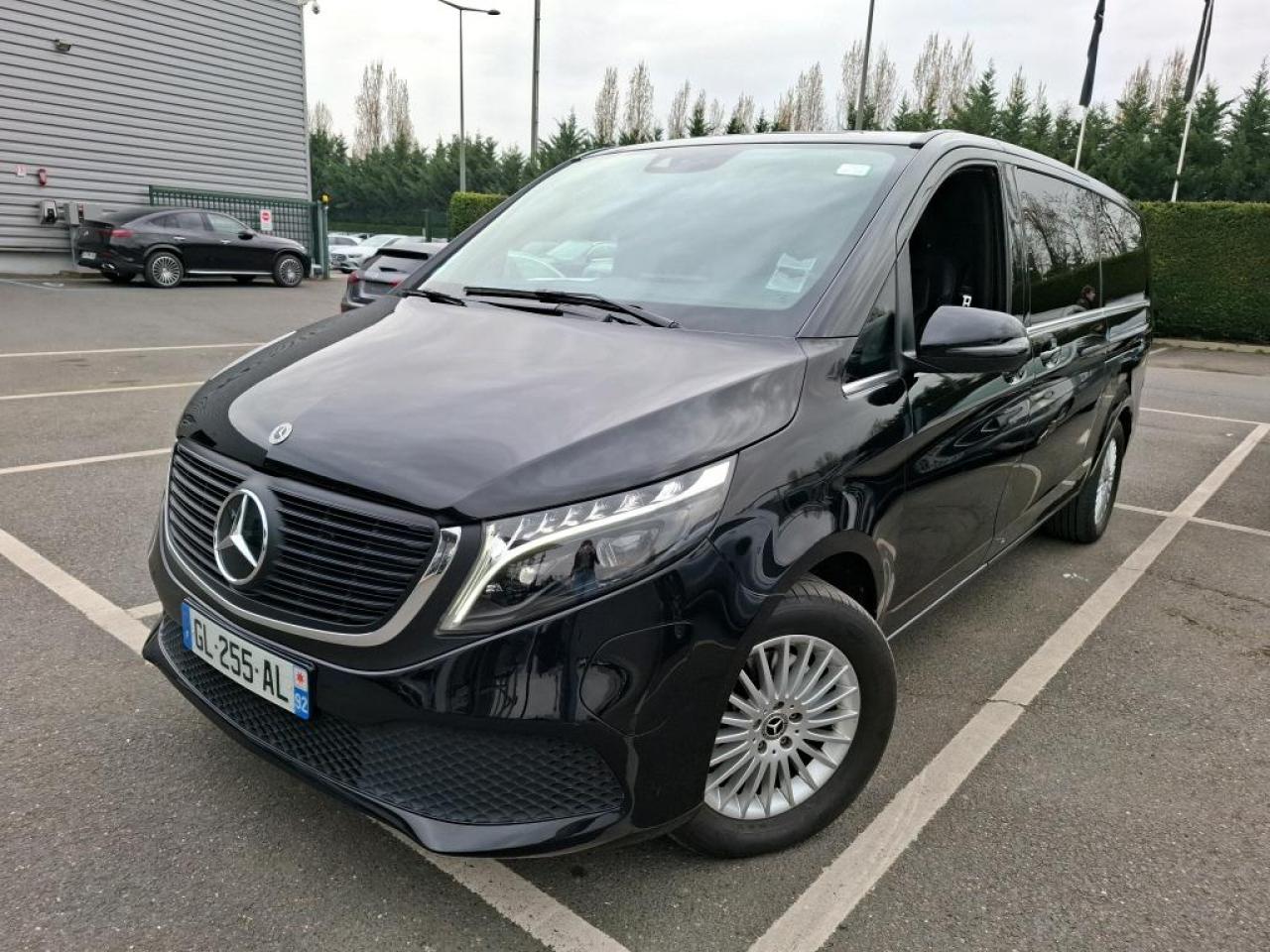 MERCEDES EQV
