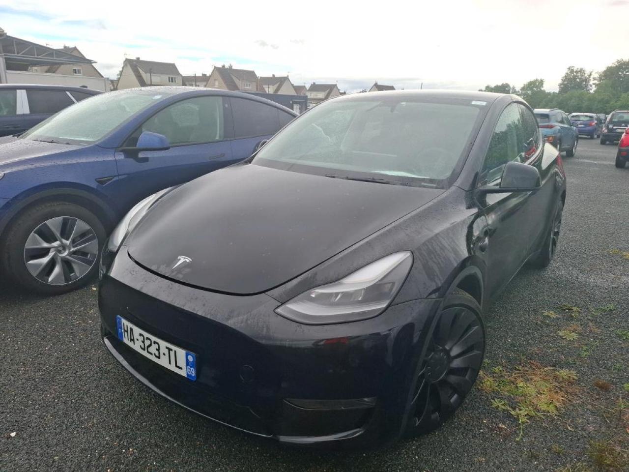 TESLA MODEL Y