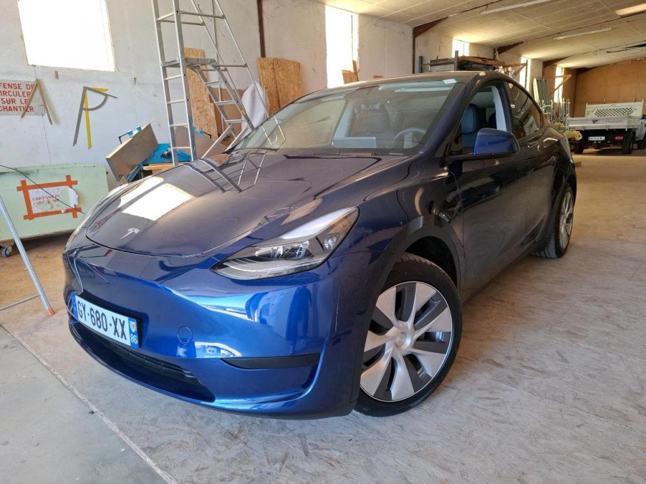 TESLA MODEL Y